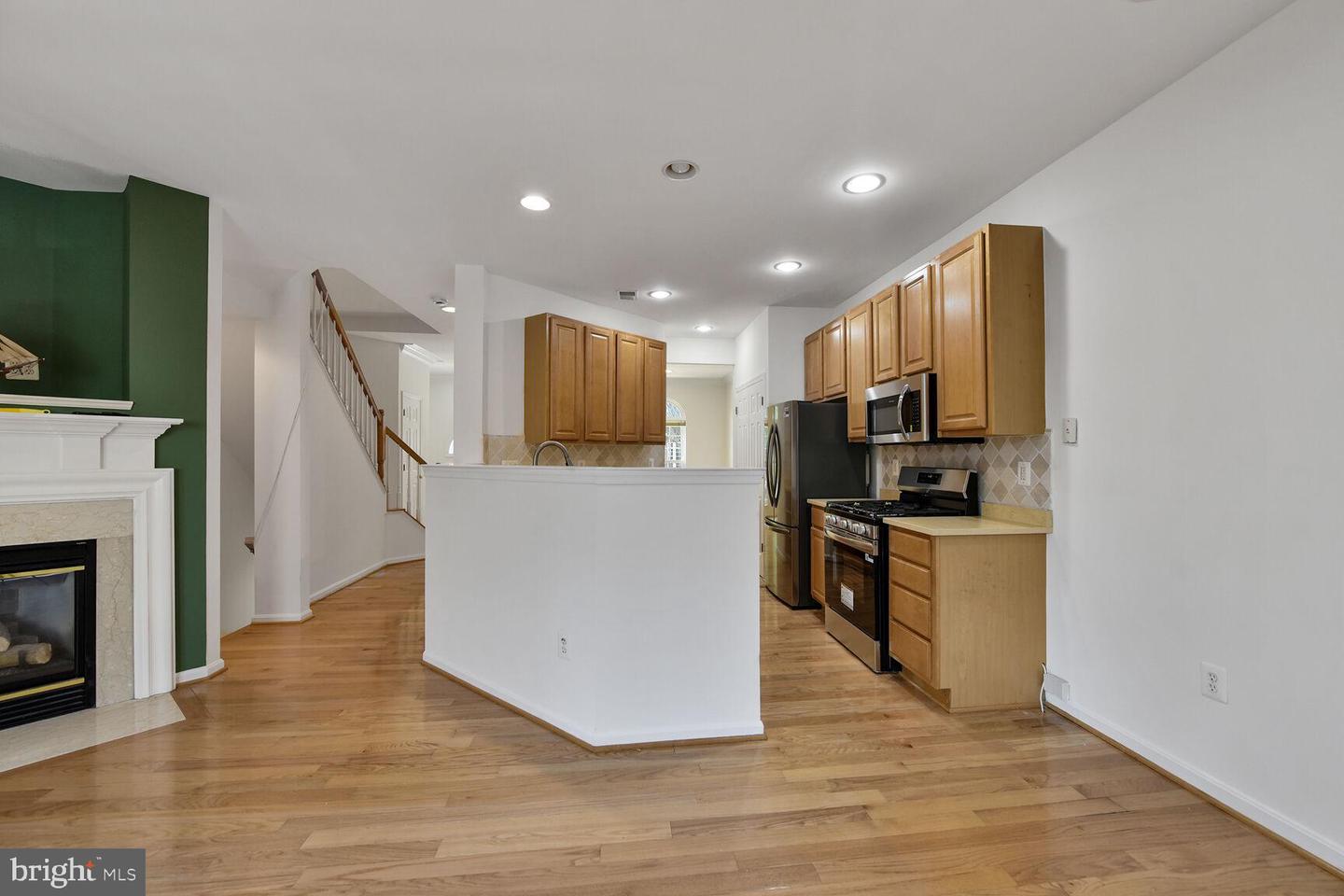 46245 MILTHORN TER, STERLING, Virginia 20165, 3 Bedrooms Bedrooms, ,2 BathroomsBathrooms,Residential,For sale,46245 MILTHORN TER,VALO2095856 MLS # VALO2095856