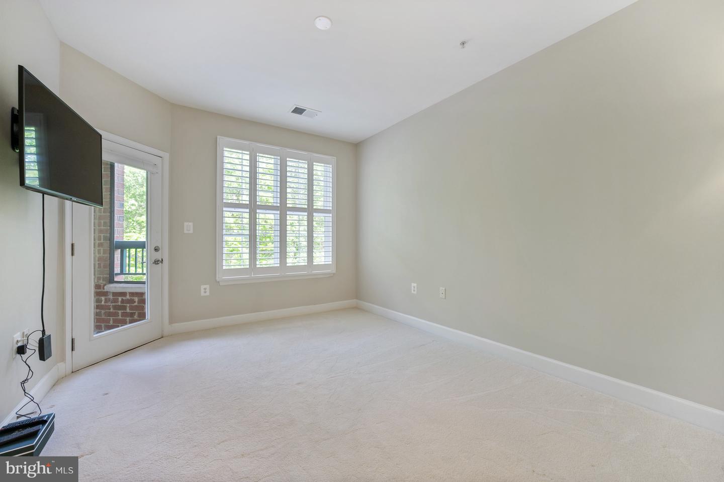 7055 HERITAGE HUNT DR #207, GAINESVILLE, Virginia 20155, 2 Bedrooms Bedrooms, ,2 BathroomsBathrooms,Residential,For sale,7055 HERITAGE HUNT DR #207,VAPW2094288 MLS # VAPW2094288