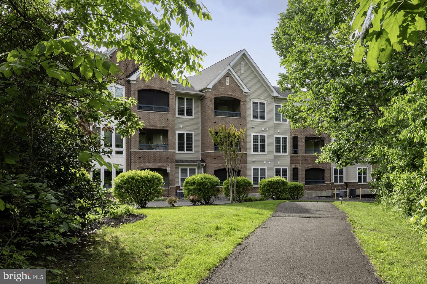 7055 HERITAGE HUNT DR #207, GAINESVILLE, Virginia 20155, 2 Bedrooms Bedrooms, ,2 BathroomsBathrooms,Residential,For sale,7055 HERITAGE HUNT DR #207,VAPW2094288 MLS # VAPW2094288