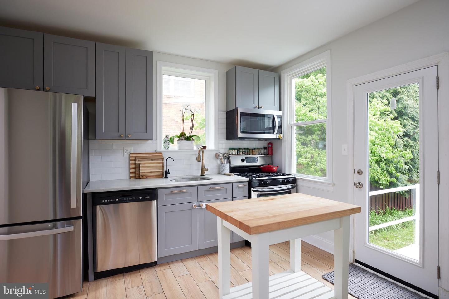 4826 BUTTERWORTH PL NW, WASHINGTON, District Of Columbia 20016, 3 Bedrooms Bedrooms, ,2 BathroomsBathrooms,Residential,For sale,4826 BUTTERWORTH PL NW,DCDC2199840 MLS # DCDC2199840
