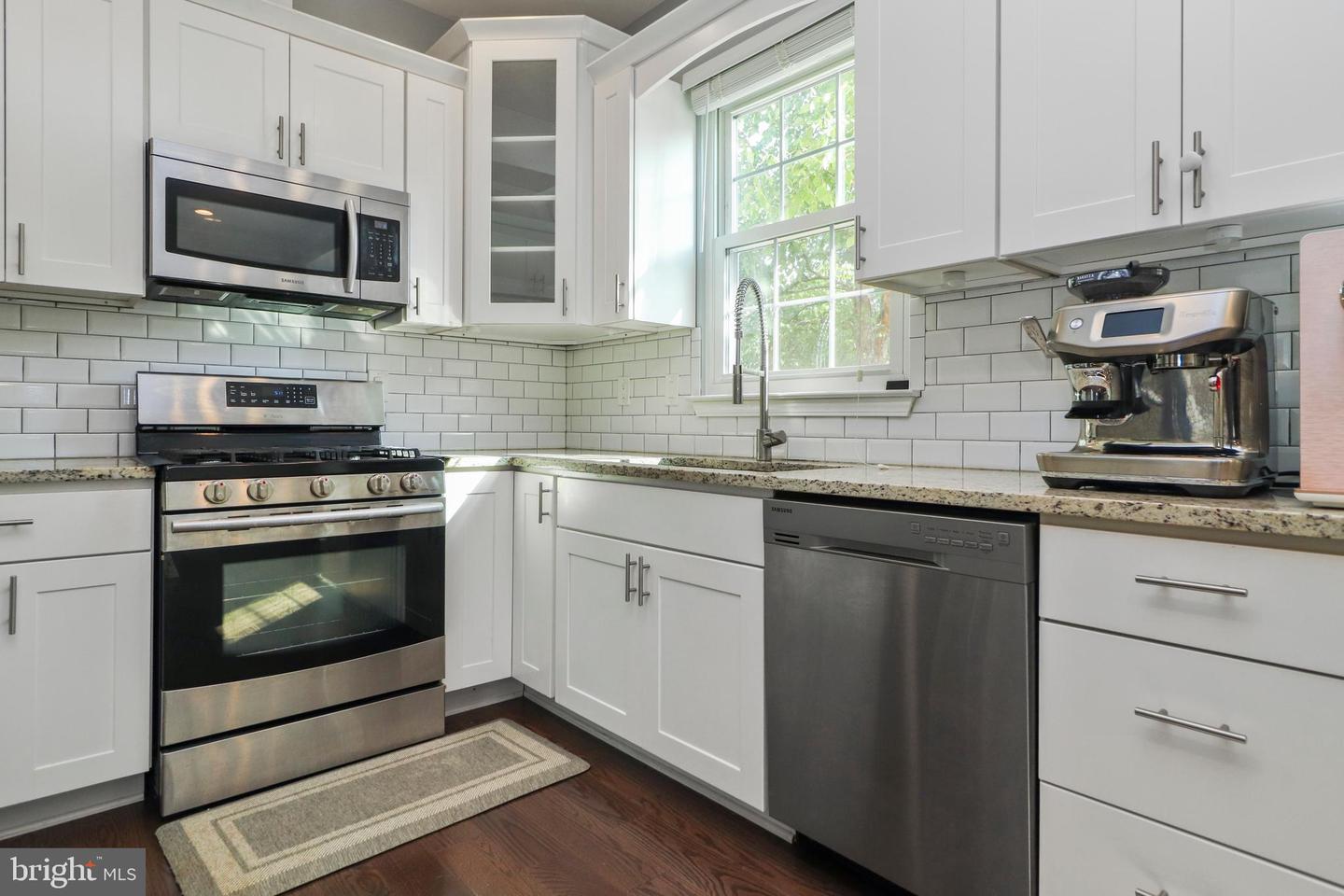 2431 CLOVER FIELD CIR, HERNDON, Virginia 20171, 3 Bedrooms Bedrooms, ,2 BathroomsBathrooms,Residential,For sale,2431 CLOVER FIELD CIR,VAFX2240234 MLS # VAFX2240234