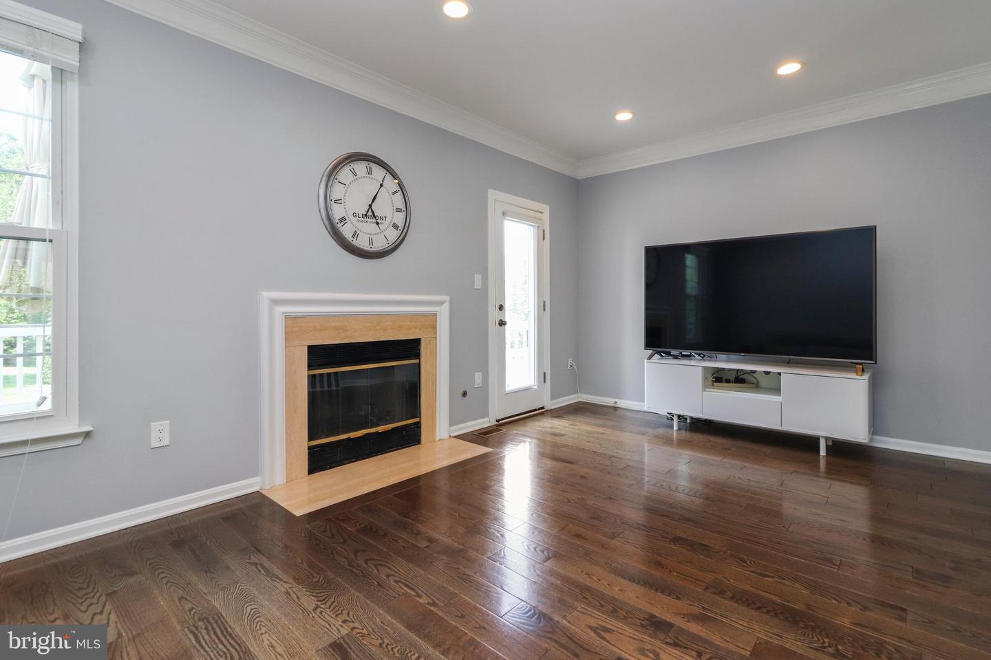 2431 CLOVER FIELD CIR, HERNDON, Virginia 20171, 3 Bedrooms Bedrooms, ,2 BathroomsBathrooms,Residential,For sale,2431 CLOVER FIELD CIR,VAFX2240234 MLS # VAFX2240234