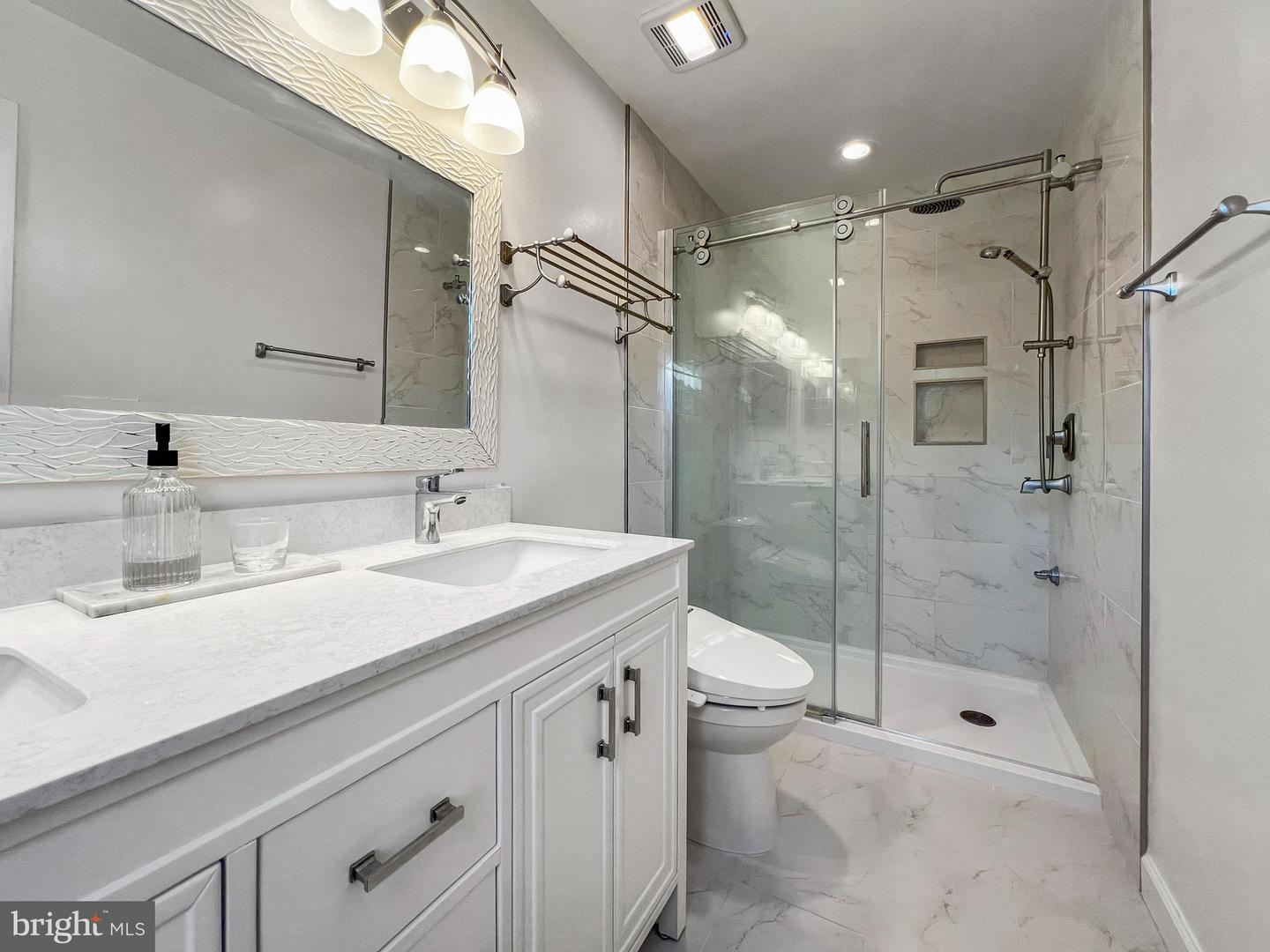 2431 CLOVER FIELD CIR, HERNDON, Virginia 20171, 3 Bedrooms Bedrooms, ,2 BathroomsBathrooms,Residential,For sale,2431 CLOVER FIELD CIR,VAFX2240234 MLS # VAFX2240234