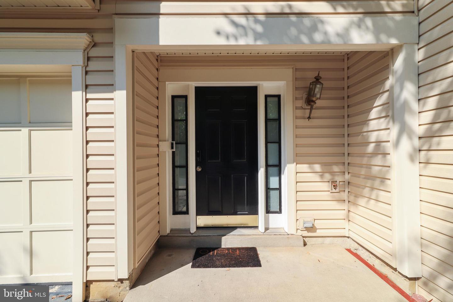 2431 CLOVER FIELD CIR, HERNDON, Virginia 20171, 3 Bedrooms Bedrooms, ,2 BathroomsBathrooms,Residential,For sale,2431 CLOVER FIELD CIR,VAFX2240234 MLS # VAFX2240234