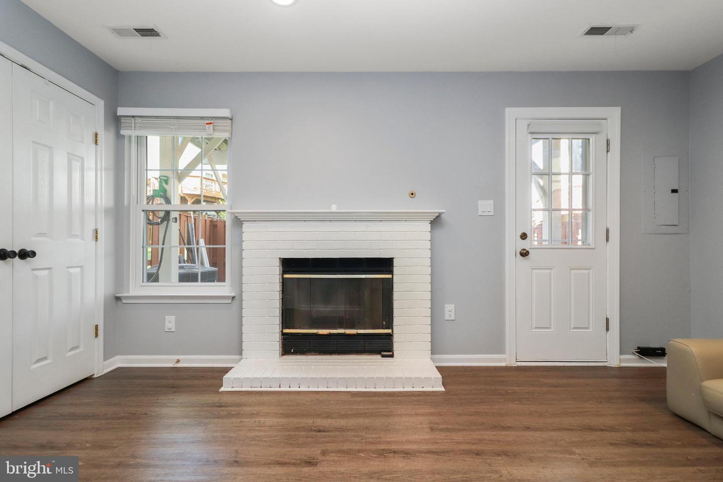 2431 CLOVER FIELD CIR, HERNDON, Virginia 20171, 3 Bedrooms Bedrooms, ,2 BathroomsBathrooms,Residential,For sale,2431 CLOVER FIELD CIR,VAFX2240234 MLS # VAFX2240234