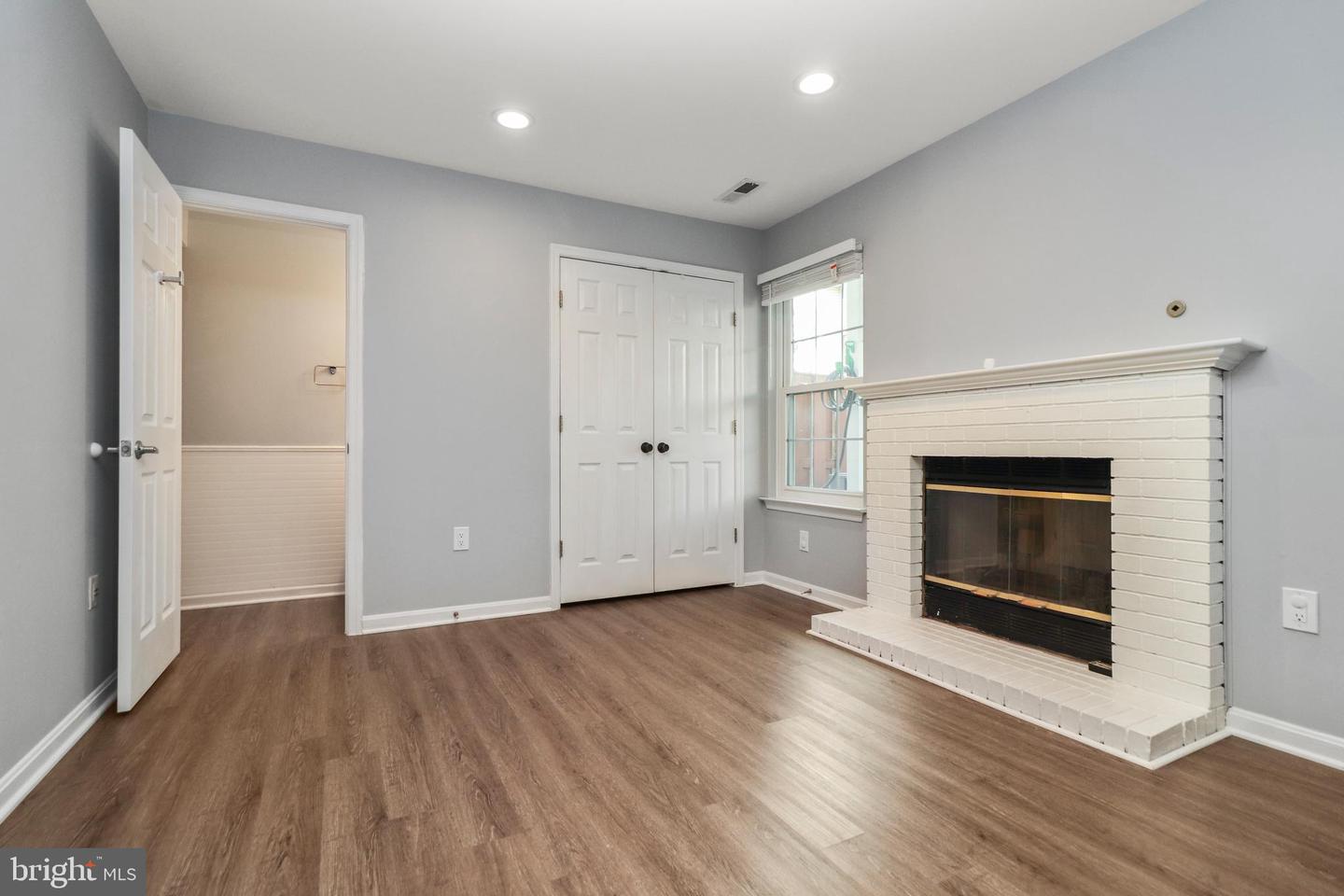 2431 CLOVER FIELD CIR, HERNDON, Virginia 20171, 3 Bedrooms Bedrooms, ,2 BathroomsBathrooms,Residential,For sale,2431 CLOVER FIELD CIR,VAFX2240234 MLS # VAFX2240234