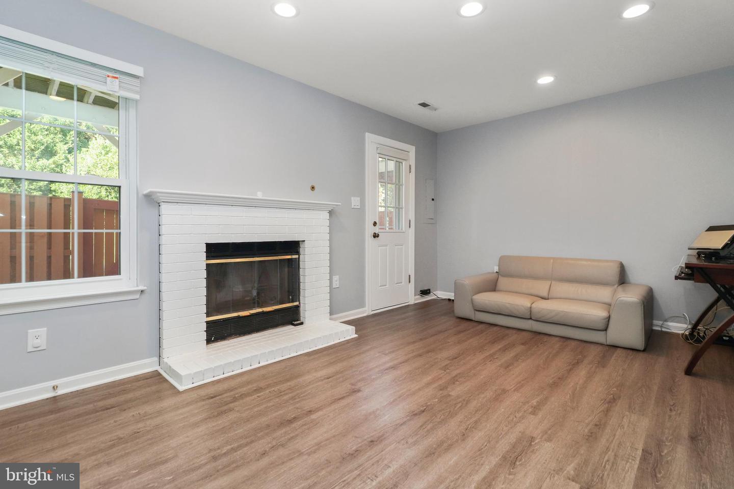 2431 CLOVER FIELD CIR, HERNDON, Virginia 20171, 3 Bedrooms Bedrooms, ,2 BathroomsBathrooms,Residential,For sale,2431 CLOVER FIELD CIR,VAFX2240234 MLS # VAFX2240234
