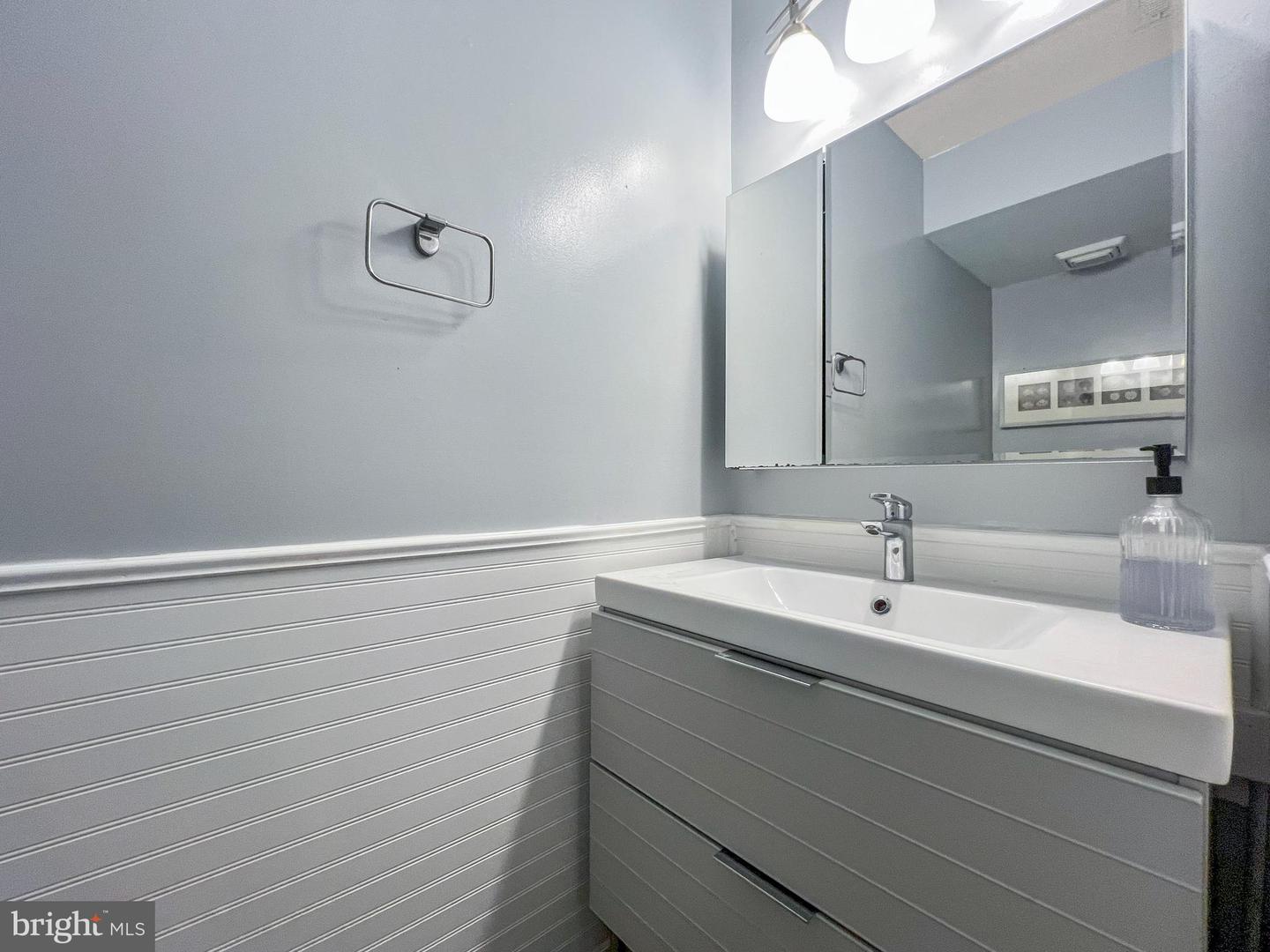 2431 CLOVER FIELD CIR, HERNDON, Virginia 20171, 3 Bedrooms Bedrooms, ,2 BathroomsBathrooms,Residential,For sale,2431 CLOVER FIELD CIR,VAFX2240234 MLS # VAFX2240234