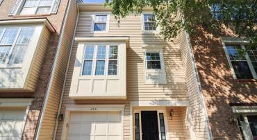 2431 CLOVER FIELD CIR, HERNDON, Virginia 20171, 3 Bedrooms Bedrooms, ,2 BathroomsBathrooms,Residential,For sale,2431 CLOVER FIELD CIR,VAFX2240234 MLS # VAFX2240234