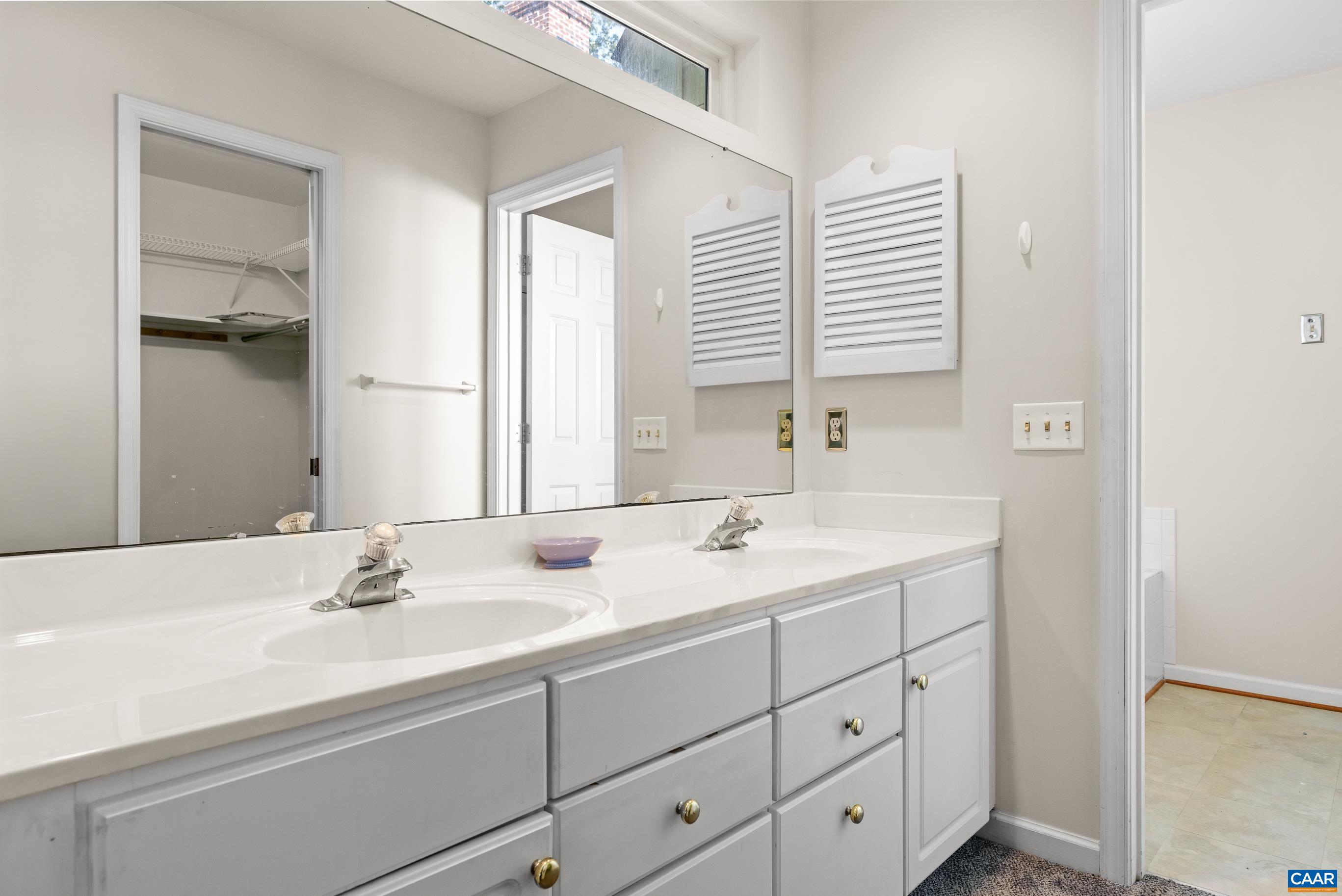 2040 WHISPERING WOODS DR, CHARLOTTESVILLE, Virginia 22911, 4 Bedrooms Bedrooms, ,2 BathroomsBathrooms,Residential,2040 WHISPERING WOODS DR,666671 MLS # 666671