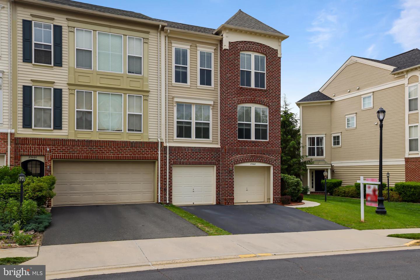 23462 TWIN FALLS TER, ASHBURN, Virginia 20148, 4 Bedrooms Bedrooms, ,3 BathroomsBathrooms,Residential,For sale,23462 TWIN FALLS TER,VALO2097148 MLS # VALO2097148