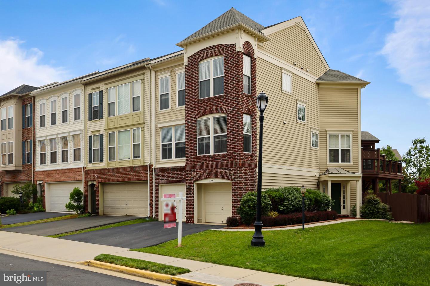 23462 TWIN FALLS TER, ASHBURN, Virginia 20148, 4 Bedrooms Bedrooms, ,3 BathroomsBathrooms,Residential,For sale,23462 TWIN FALLS TER,VALO2097148 MLS # VALO2097148