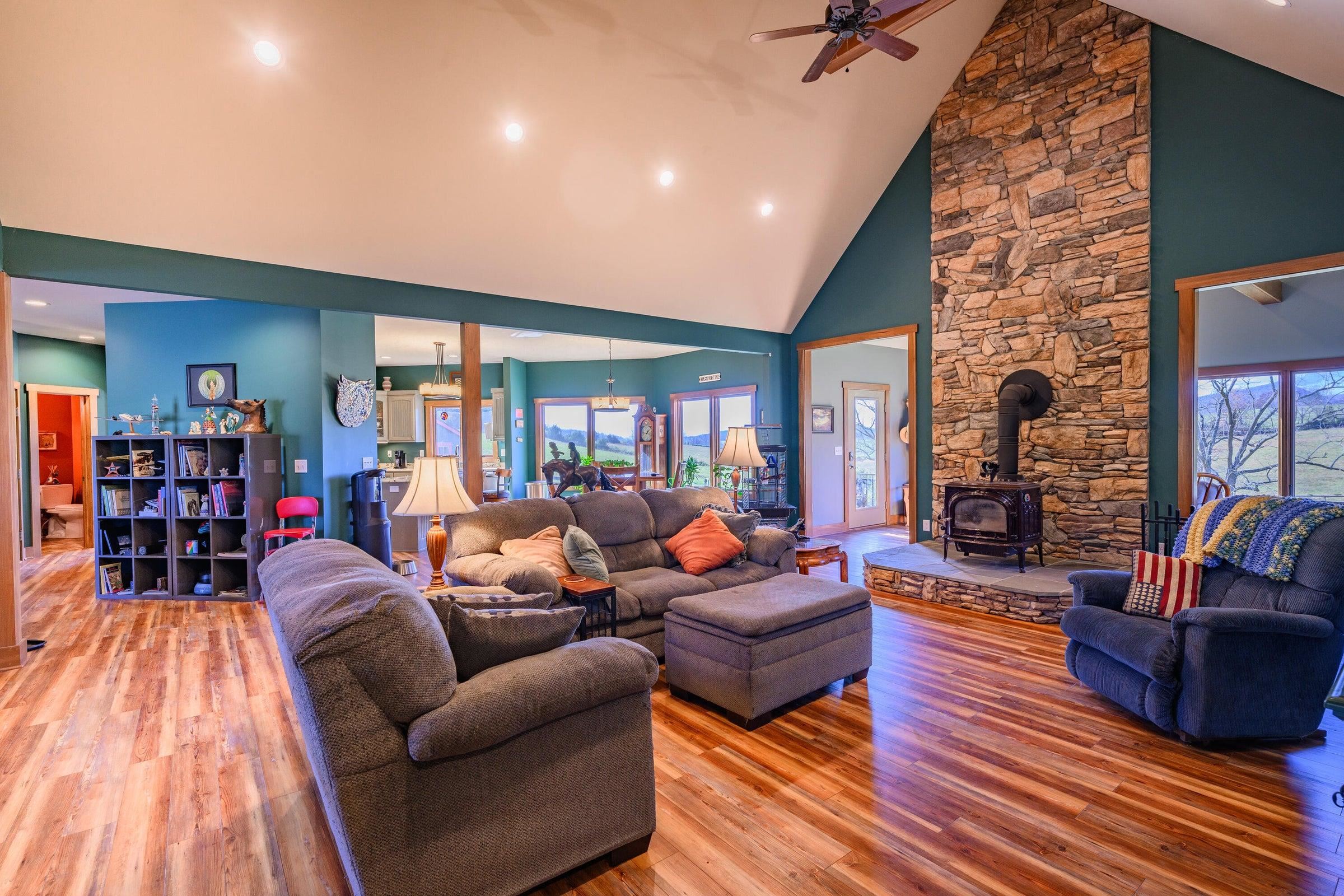 Open Floor plan allows for easy entertaining.