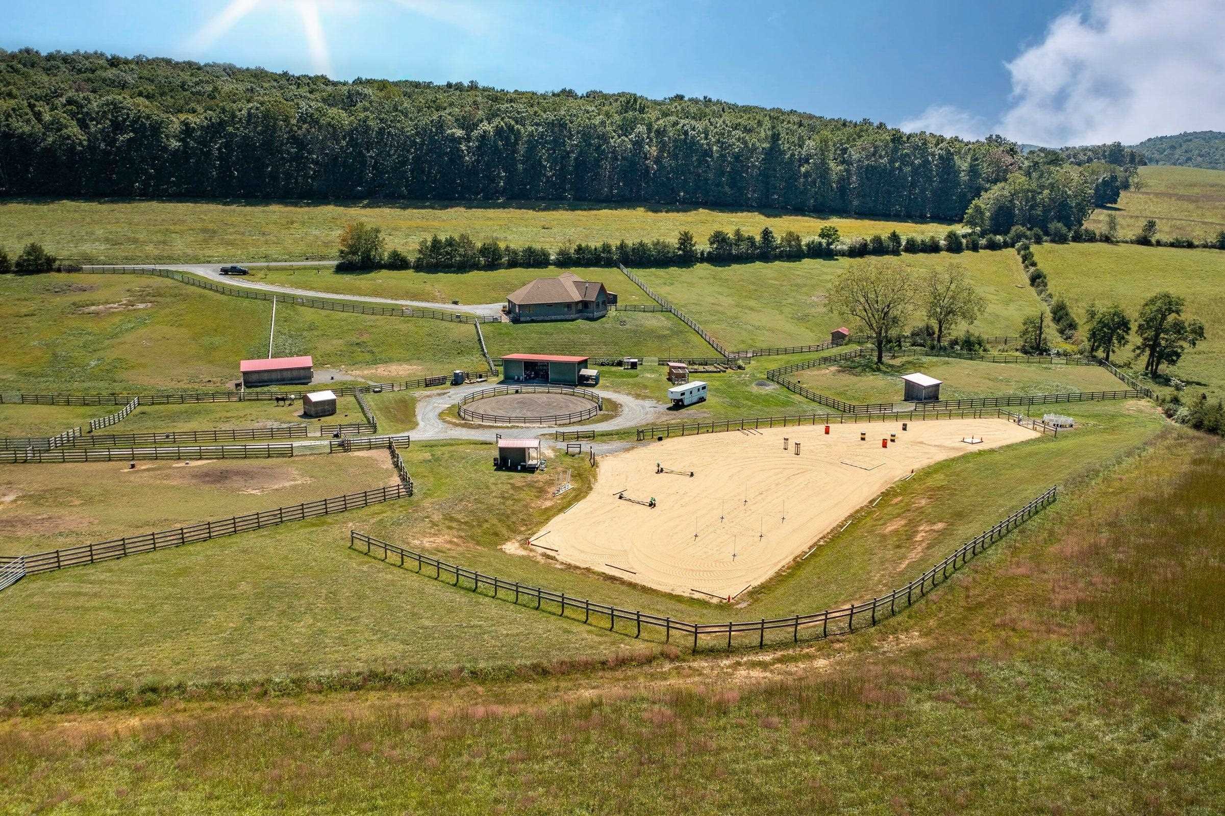 This elegant farm has been created by owners who breed and train Spanish Arabians.