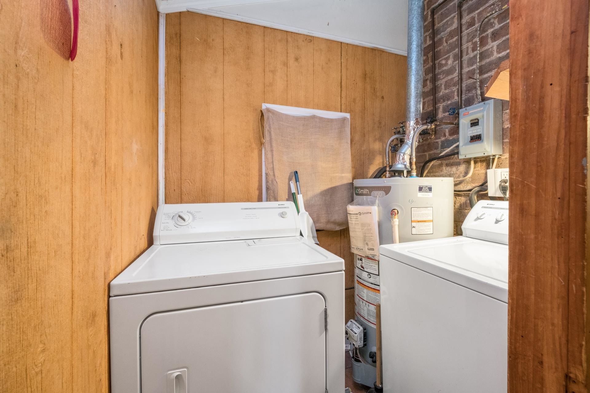 20 BAGBY ST, STAUNTON, Virginia 24401, 2 Bedrooms Bedrooms, ,1 BathroomBathrooms,Residential,20 BAGBY ST,666713 MLS # 666713
