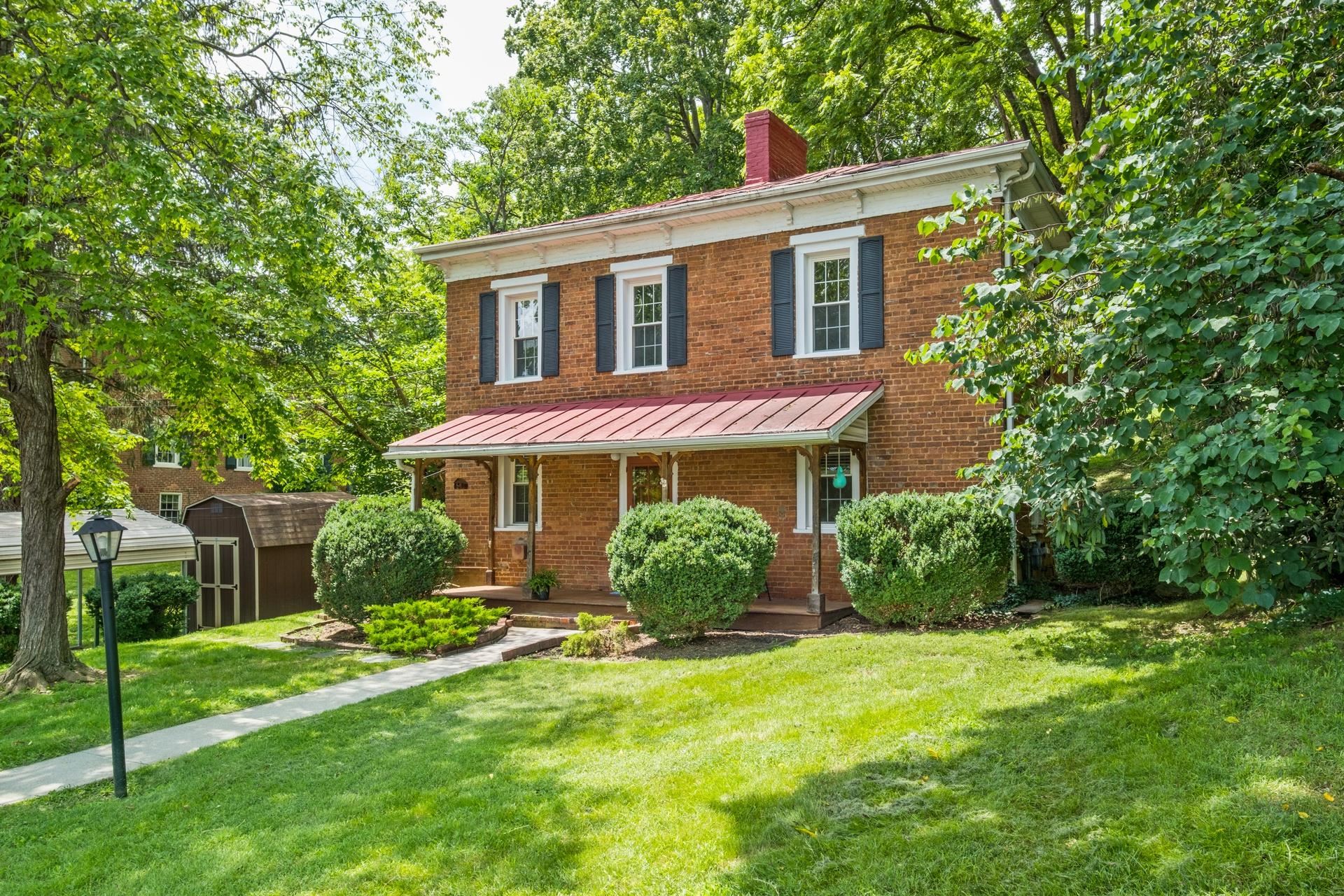 20 BAGBY ST, STAUNTON, Virginia 24401, 2 Bedrooms Bedrooms, ,1 BathroomBathrooms,Residential,20 BAGBY ST,666713 MLS # 666713