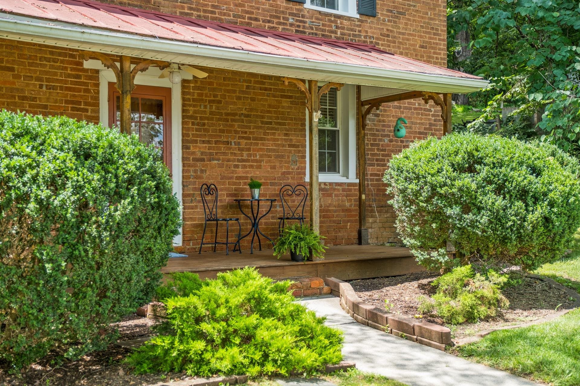 20 BAGBY ST, STAUNTON, Virginia 24401, 2 Bedrooms Bedrooms, ,1 BathroomBathrooms,Residential,20 BAGBY ST,666713 MLS # 666713