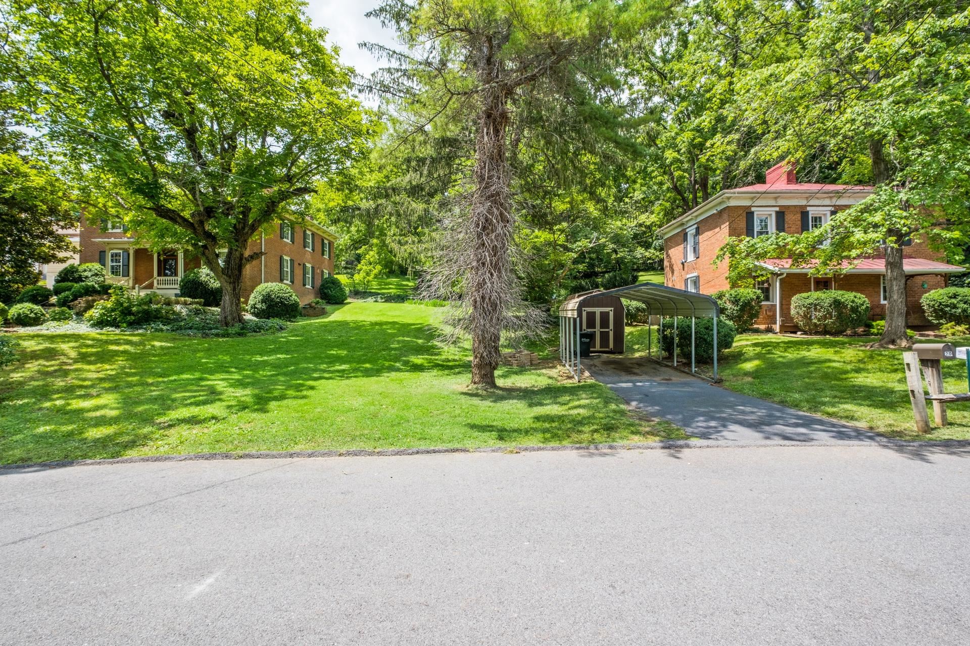 20 BAGBY ST, STAUNTON, Virginia 24401, 2 Bedrooms Bedrooms, ,1 BathroomBathrooms,Residential,20 BAGBY ST,666713 MLS # 666713
