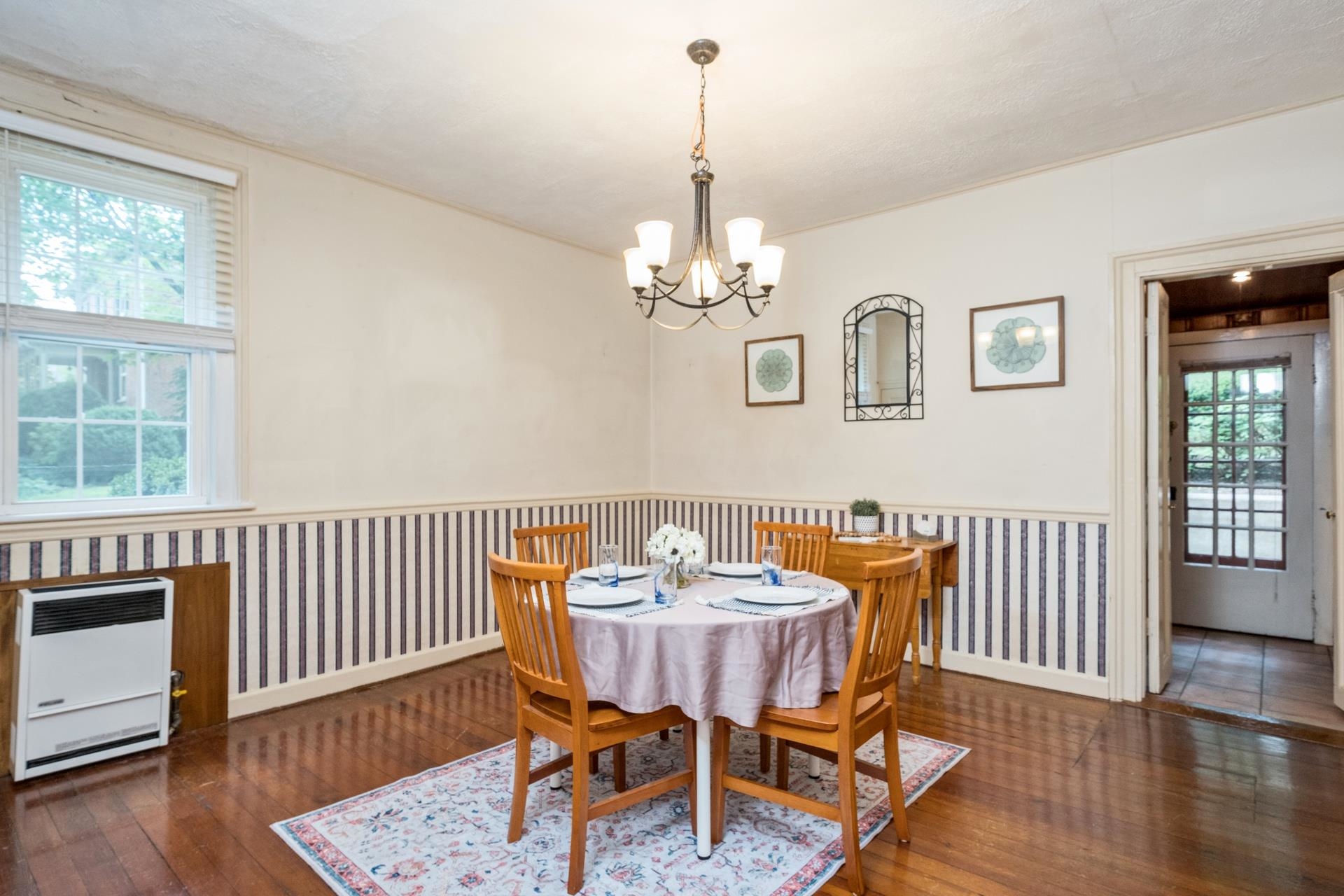 20 BAGBY ST, STAUNTON, Virginia 24401, 2 Bedrooms Bedrooms, ,1 BathroomBathrooms,Residential,20 BAGBY ST,666713 MLS # 666713