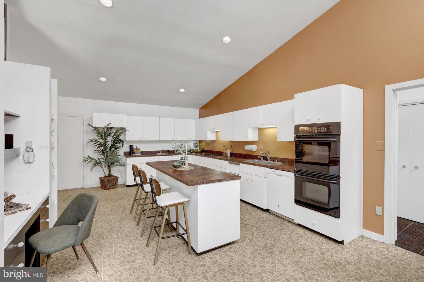 3520 GLENBROOK RD, FAIRFAX, Virginia 22031, 4 Bedrooms Bedrooms, ,3 BathroomsBathrooms,Residential,For sale,3520 GLENBROOK RD,VAFX2242138 MLS # VAFX2242138