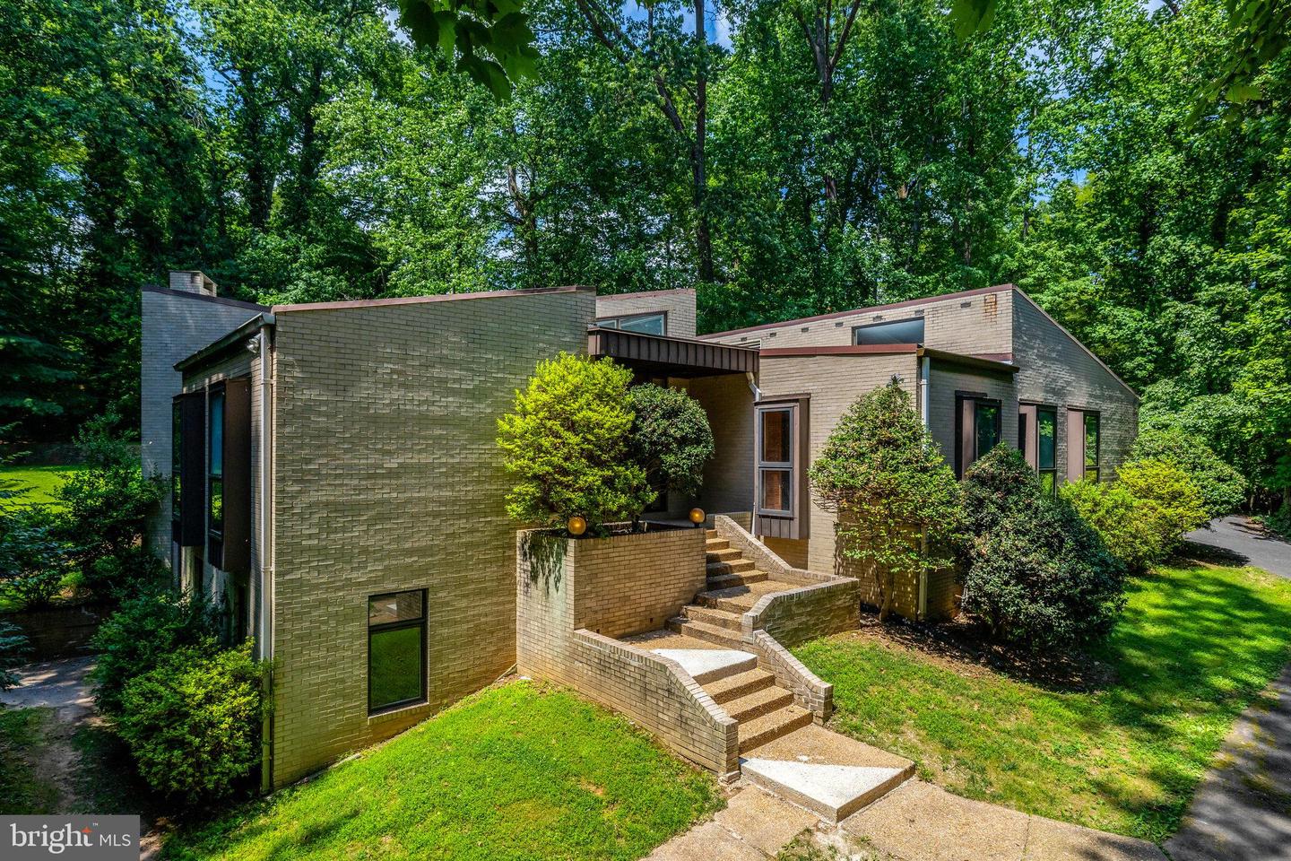 3520 GLENBROOK RD, FAIRFAX, Virginia 22031, 4 Bedrooms Bedrooms, ,3 BathroomsBathrooms,Residential,For sale,3520 GLENBROOK RD,VAFX2242138 MLS # VAFX2242138