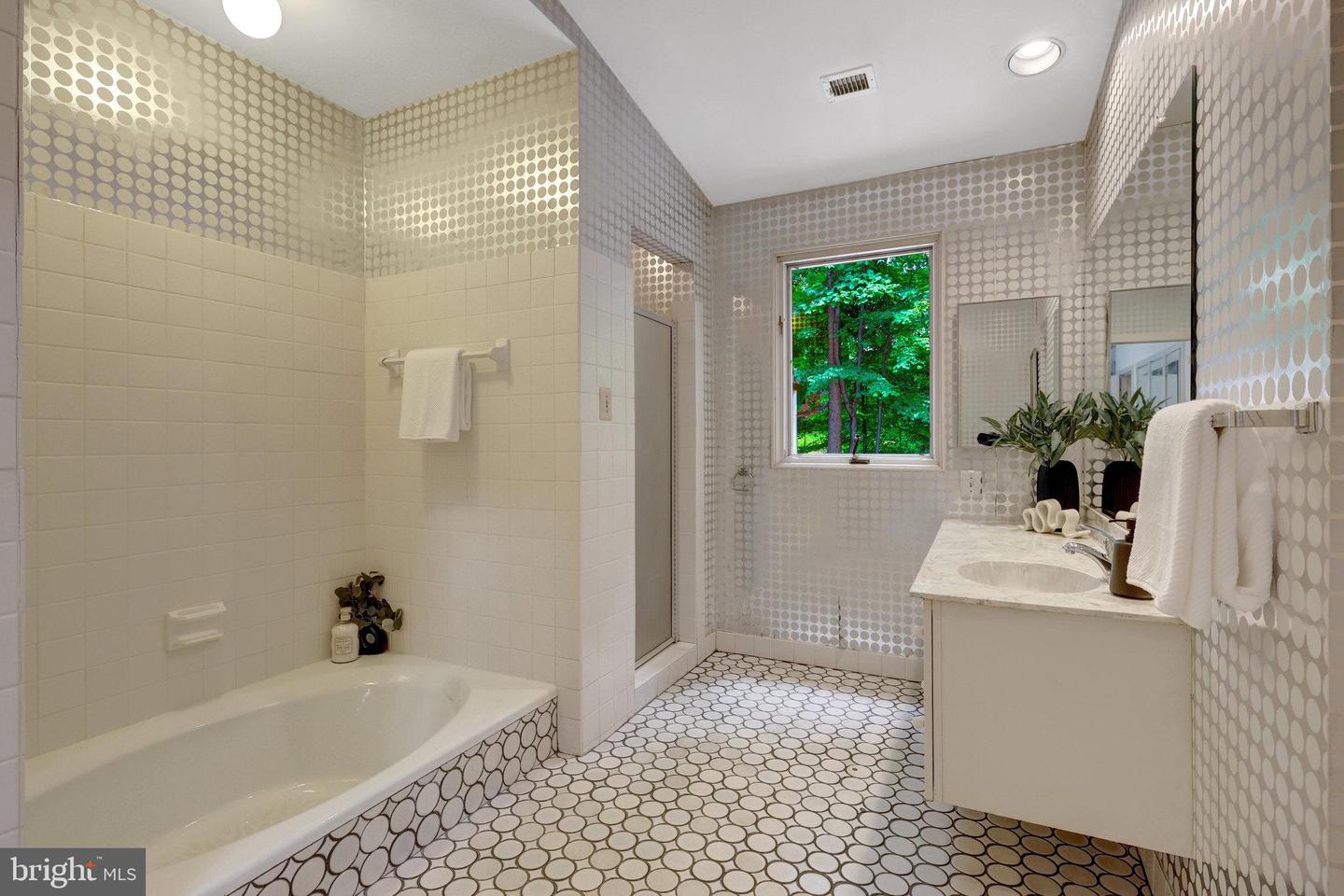 3520 GLENBROOK RD, FAIRFAX, Virginia 22031, 4 Bedrooms Bedrooms, ,3 BathroomsBathrooms,Residential,For sale,3520 GLENBROOK RD,VAFX2242138 MLS # VAFX2242138