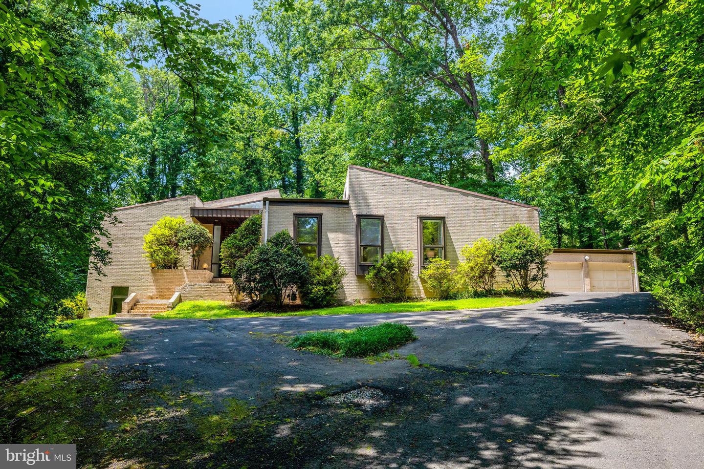 3520 GLENBROOK RD, FAIRFAX, Virginia 22031, 4 Bedrooms Bedrooms, ,3 BathroomsBathrooms,Residential,For sale,3520 GLENBROOK RD,VAFX2242138 MLS # VAFX2242138