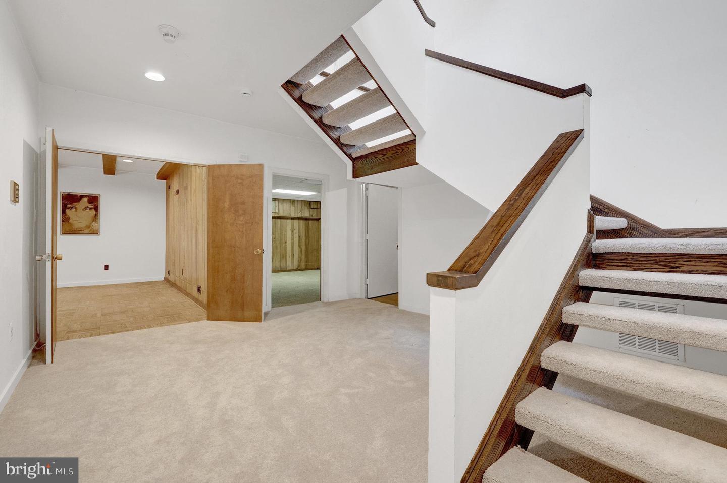 3520 GLENBROOK RD, FAIRFAX, Virginia 22031, 4 Bedrooms Bedrooms, ,3 BathroomsBathrooms,Residential,For sale,3520 GLENBROOK RD,VAFX2242138 MLS # VAFX2242138