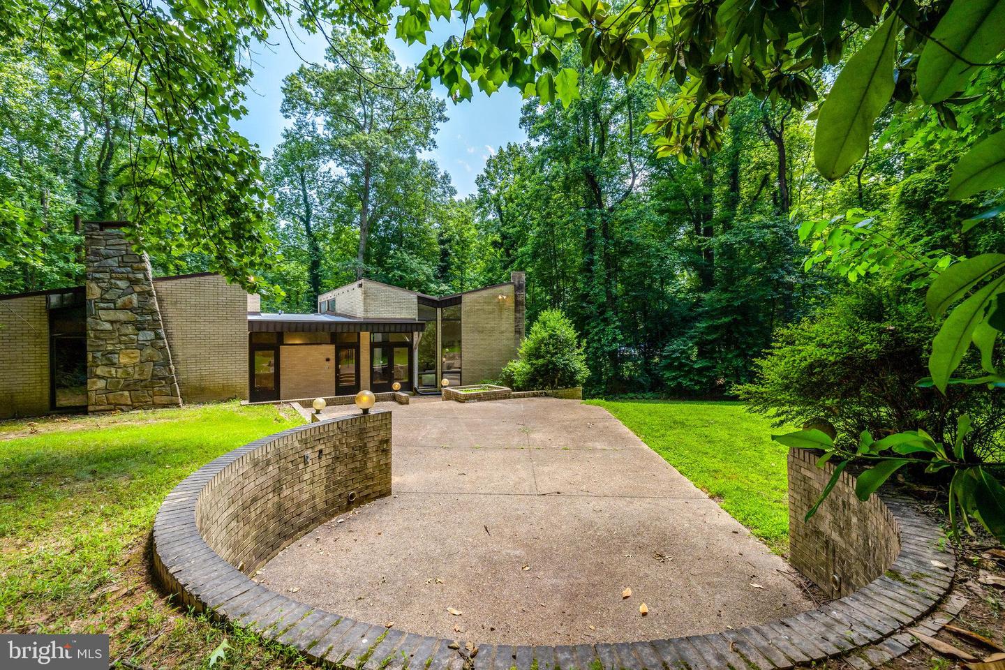 3520 GLENBROOK RD, FAIRFAX, Virginia 22031, 4 Bedrooms Bedrooms, ,3 BathroomsBathrooms,Residential,For sale,3520 GLENBROOK RD,VAFX2242138 MLS # VAFX2242138