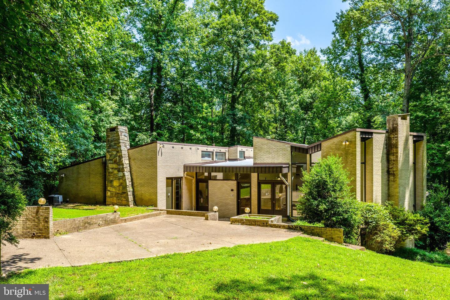 3520 GLENBROOK RD, FAIRFAX, Virginia 22031, 4 Bedrooms Bedrooms, ,3 BathroomsBathrooms,Residential,For sale,3520 GLENBROOK RD,VAFX2242138 MLS # VAFX2242138