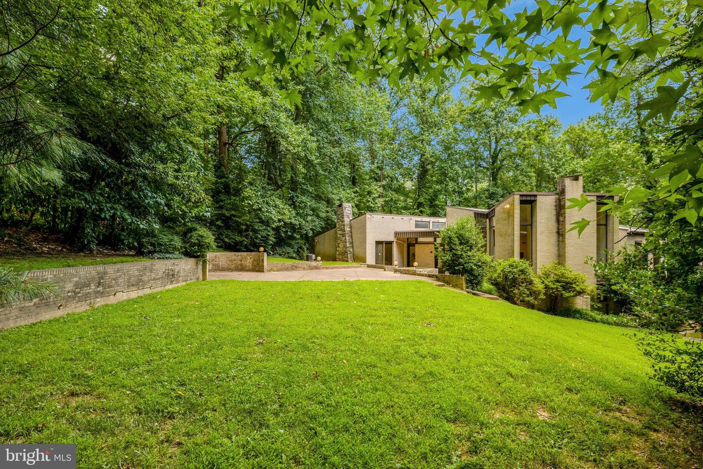 3520 GLENBROOK RD, FAIRFAX, Virginia 22031, 4 Bedrooms Bedrooms, ,3 BathroomsBathrooms,Residential,For sale,3520 GLENBROOK RD,VAFX2242138 MLS # VAFX2242138