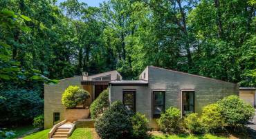 3520 GLENBROOK RD, FAIRFAX, Virginia 22031, 4 Bedrooms Bedrooms, ,3 BathroomsBathrooms,Residential,For sale,3520 GLENBROOK RD,VAFX2242138 MLS # VAFX2242138