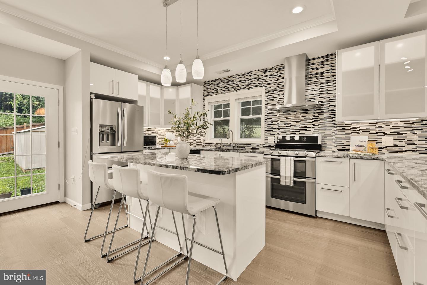 3124 CHEPSTOW LN, FALLS CHURCH, Virginia 22042, 5 Bedrooms Bedrooms, ,3 BathroomsBathrooms,Residential,For sale,3124 CHEPSTOW LN,VAFX2242368 MLS # VAFX2242368