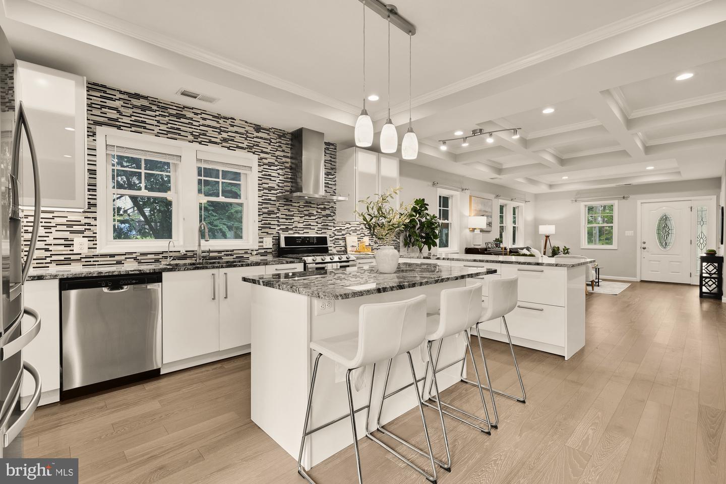 3124 CHEPSTOW LN, FALLS CHURCH, Virginia 22042, 5 Bedrooms Bedrooms, ,3 BathroomsBathrooms,Residential,For sale,3124 CHEPSTOW LN,VAFX2242368 MLS # VAFX2242368