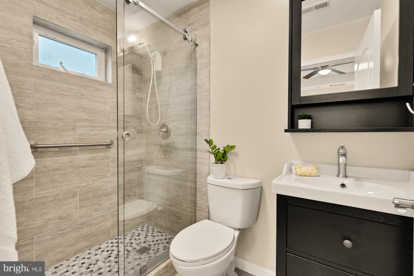 3124 CHEPSTOW LN, FALLS CHURCH, Virginia 22042, 5 Bedrooms Bedrooms, ,3 BathroomsBathrooms,Residential,For sale,3124 CHEPSTOW LN,VAFX2242368 MLS # VAFX2242368