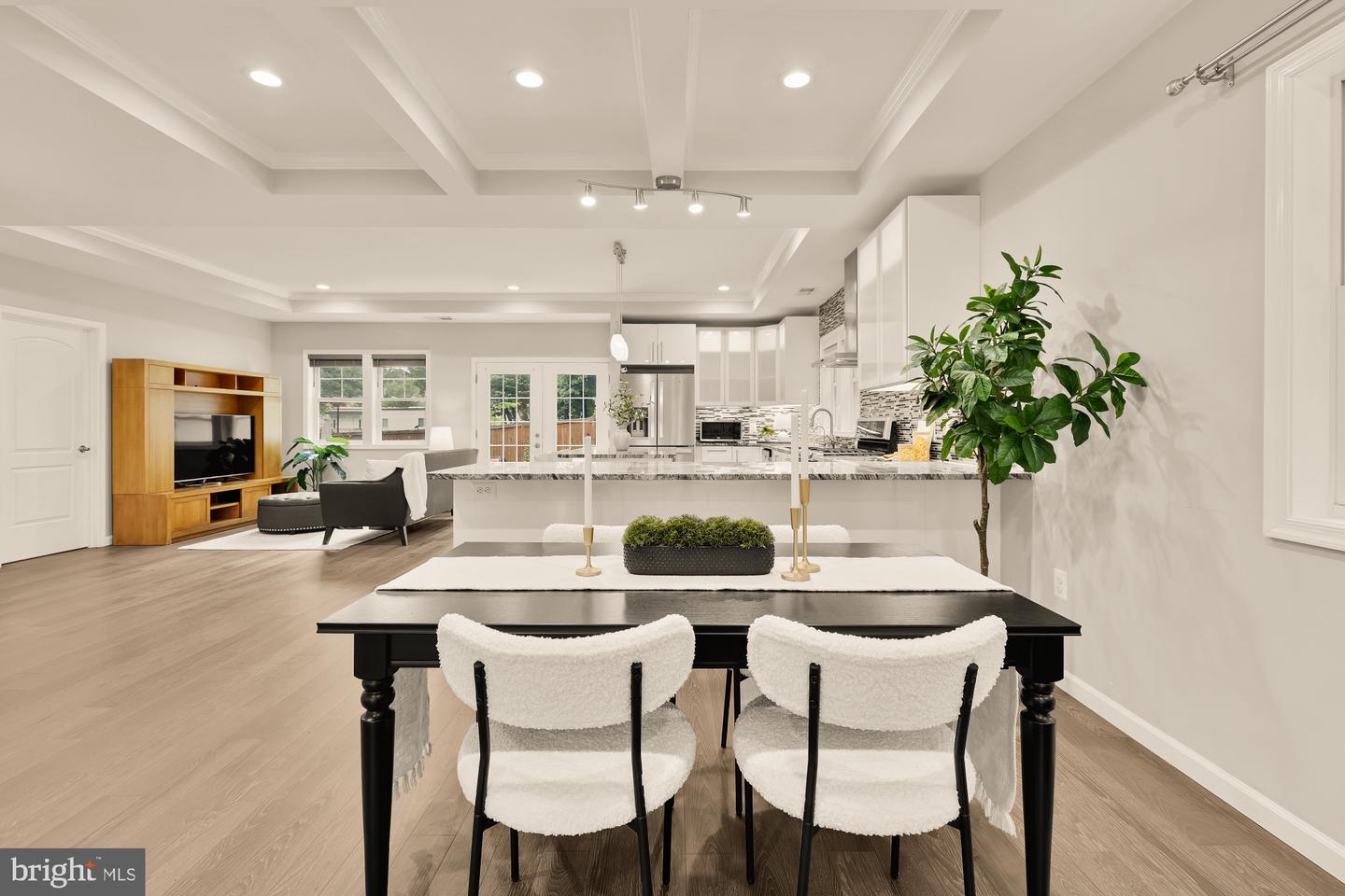 3124 CHEPSTOW LN, FALLS CHURCH, Virginia 22042, 5 Bedrooms Bedrooms, ,3 BathroomsBathrooms,Residential,For sale,3124 CHEPSTOW LN,VAFX2242368 MLS # VAFX2242368