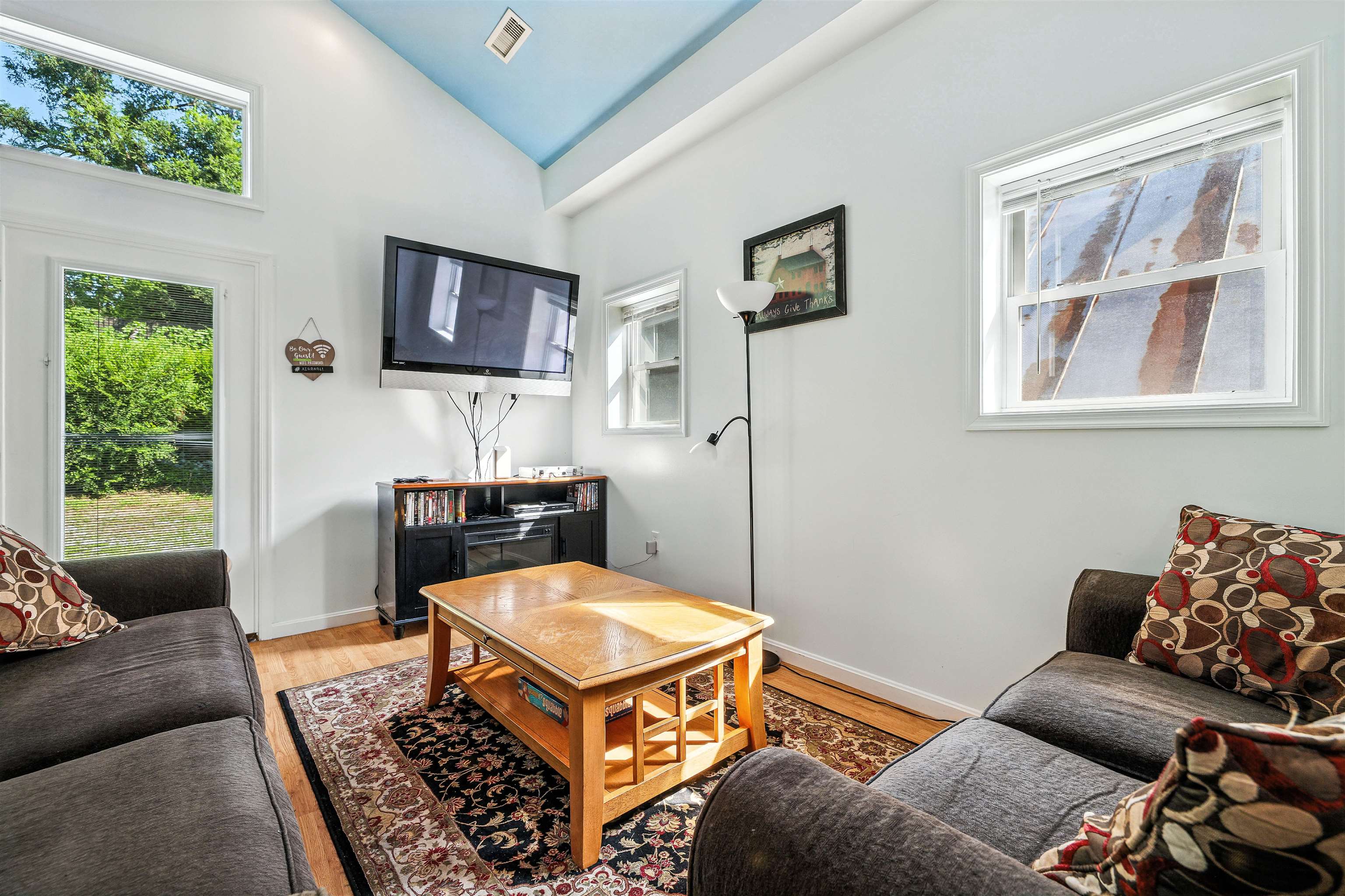 107 VIRGINIA AVE, SHENANDOAH, Virginia 22849, 2 Bedrooms Bedrooms, ,2 BathroomsBathrooms,Residential,107 VIRGINIA AVE,666721 MLS # 666721