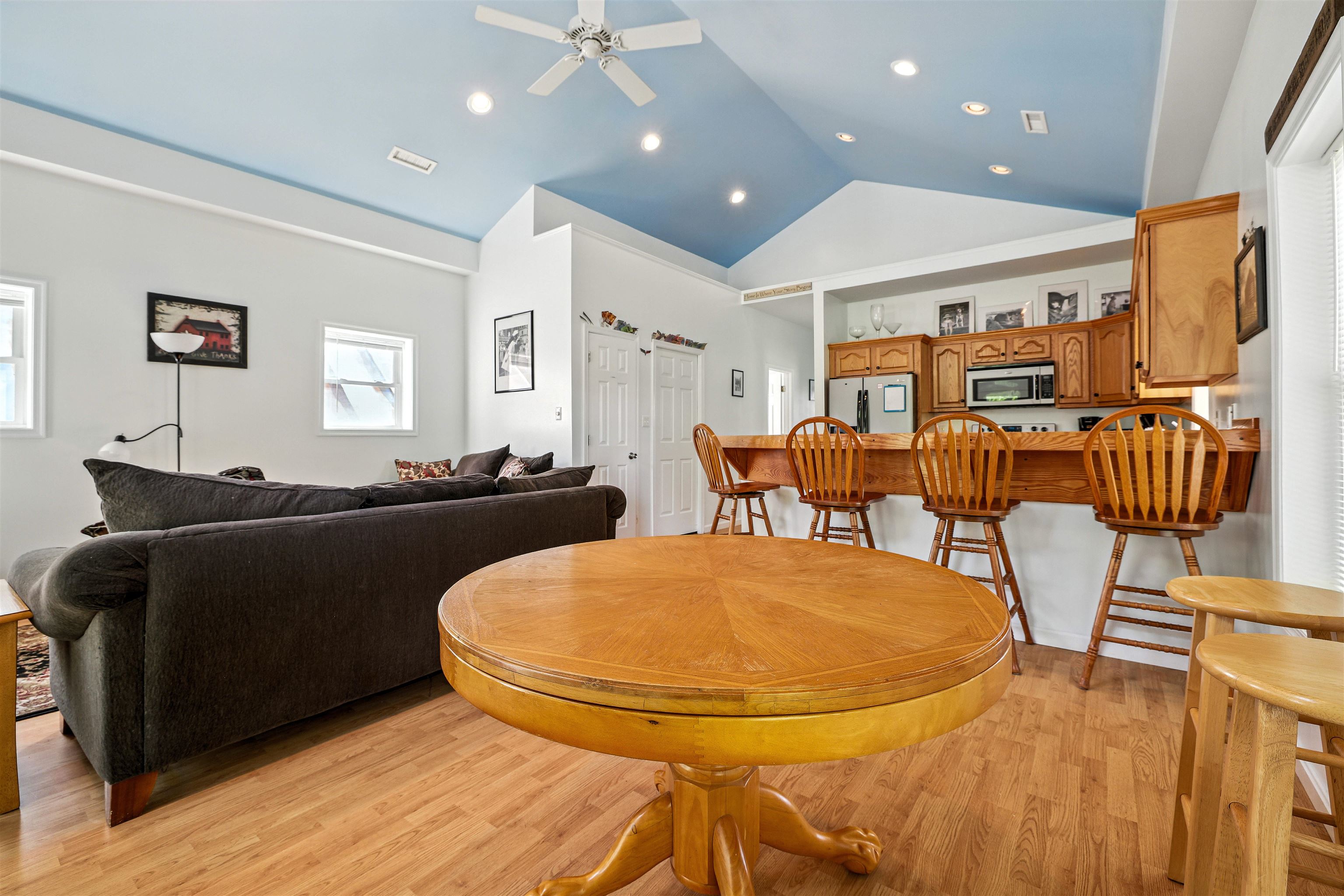 107 VIRGINIA AVE, SHENANDOAH, Virginia 22849, 2 Bedrooms Bedrooms, ,2 BathroomsBathrooms,Residential,107 VIRGINIA AVE,666721 MLS # 666721