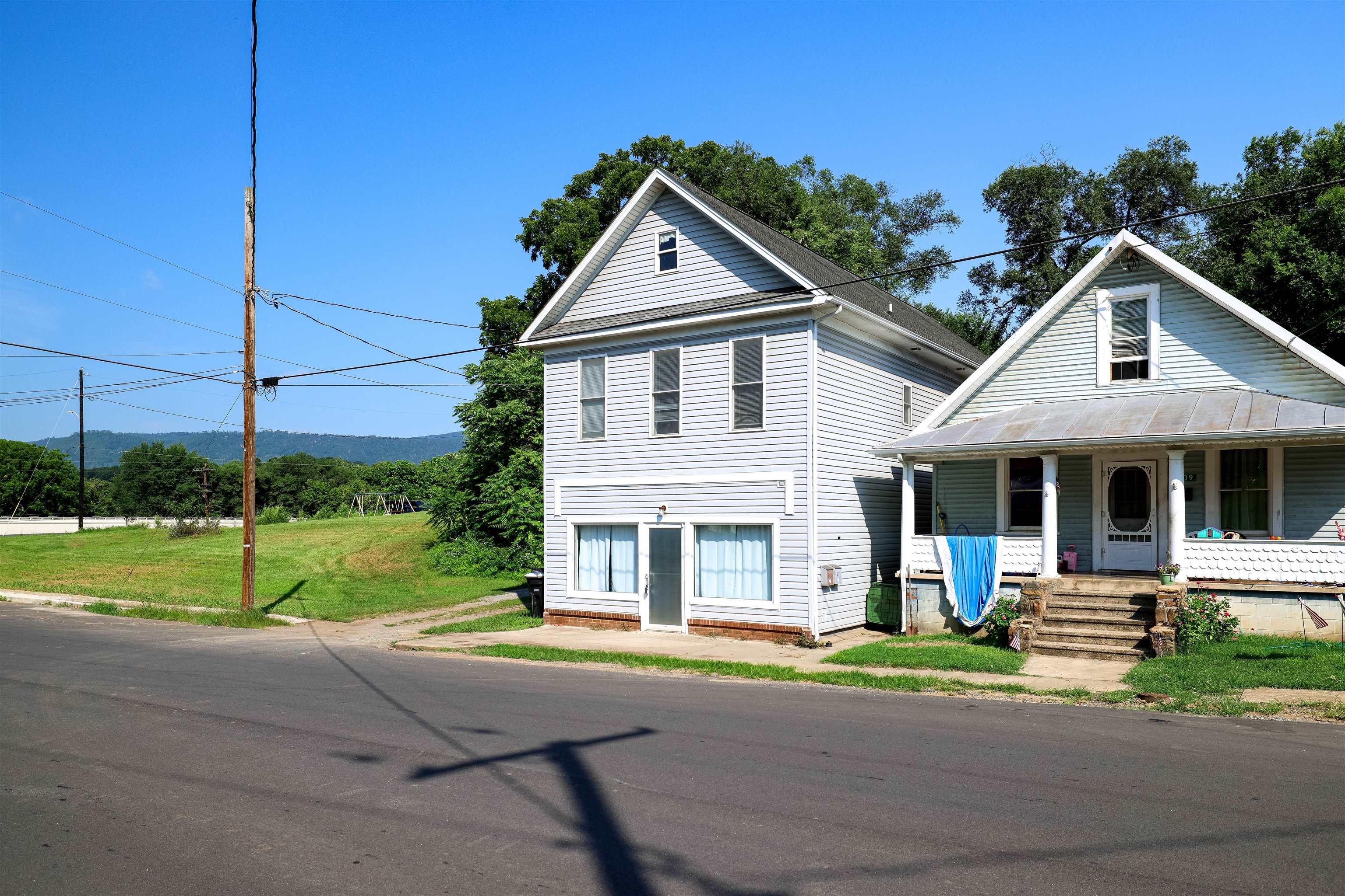 107 VIRGINIA AVE, SHENANDOAH, Virginia 22849, 2 Bedrooms Bedrooms, ,2 BathroomsBathrooms,Residential,107 VIRGINIA AVE,666721 MLS # 666721