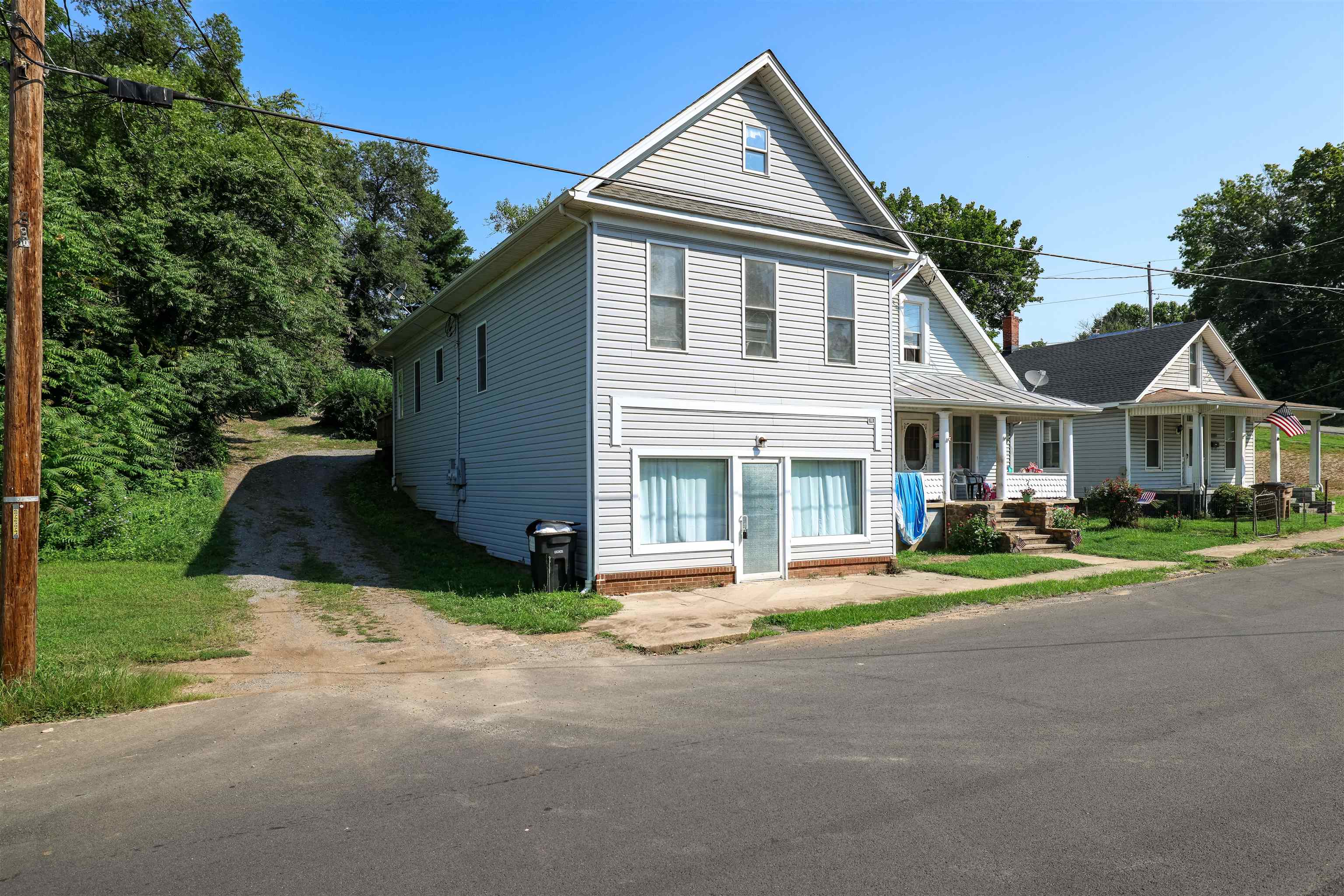 107 VIRGINIA AVE, SHENANDOAH, Virginia 22849, 2 Bedrooms Bedrooms, ,2 BathroomsBathrooms,Residential,107 VIRGINIA AVE,666721 MLS # 666721
