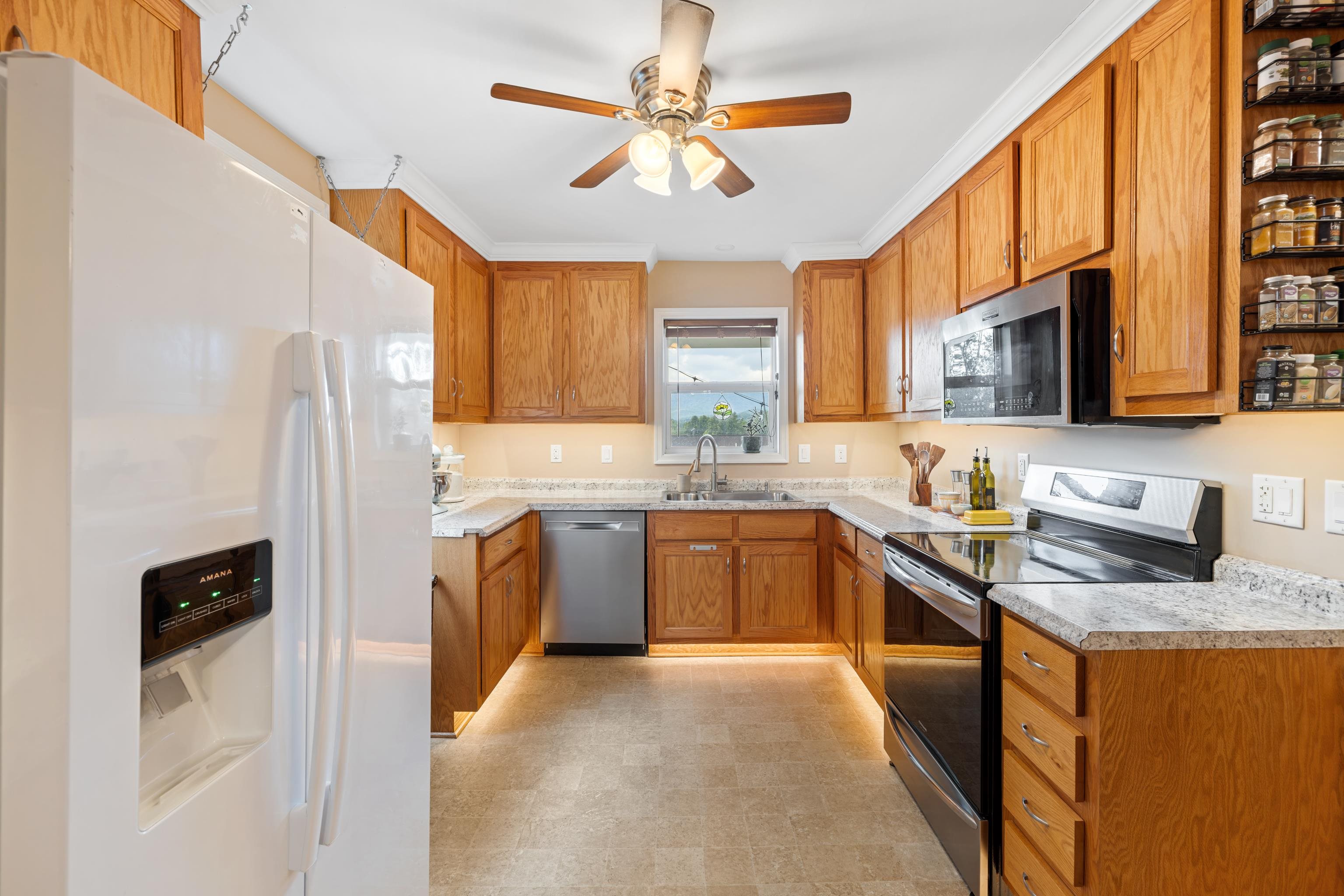 832 GRAYSON AVE, WAYNESBORO, Virginia 22980, 4 Bedrooms Bedrooms, ,2 BathroomsBathrooms,Residential,832 GRAYSON AVE,666723 MLS # 666723