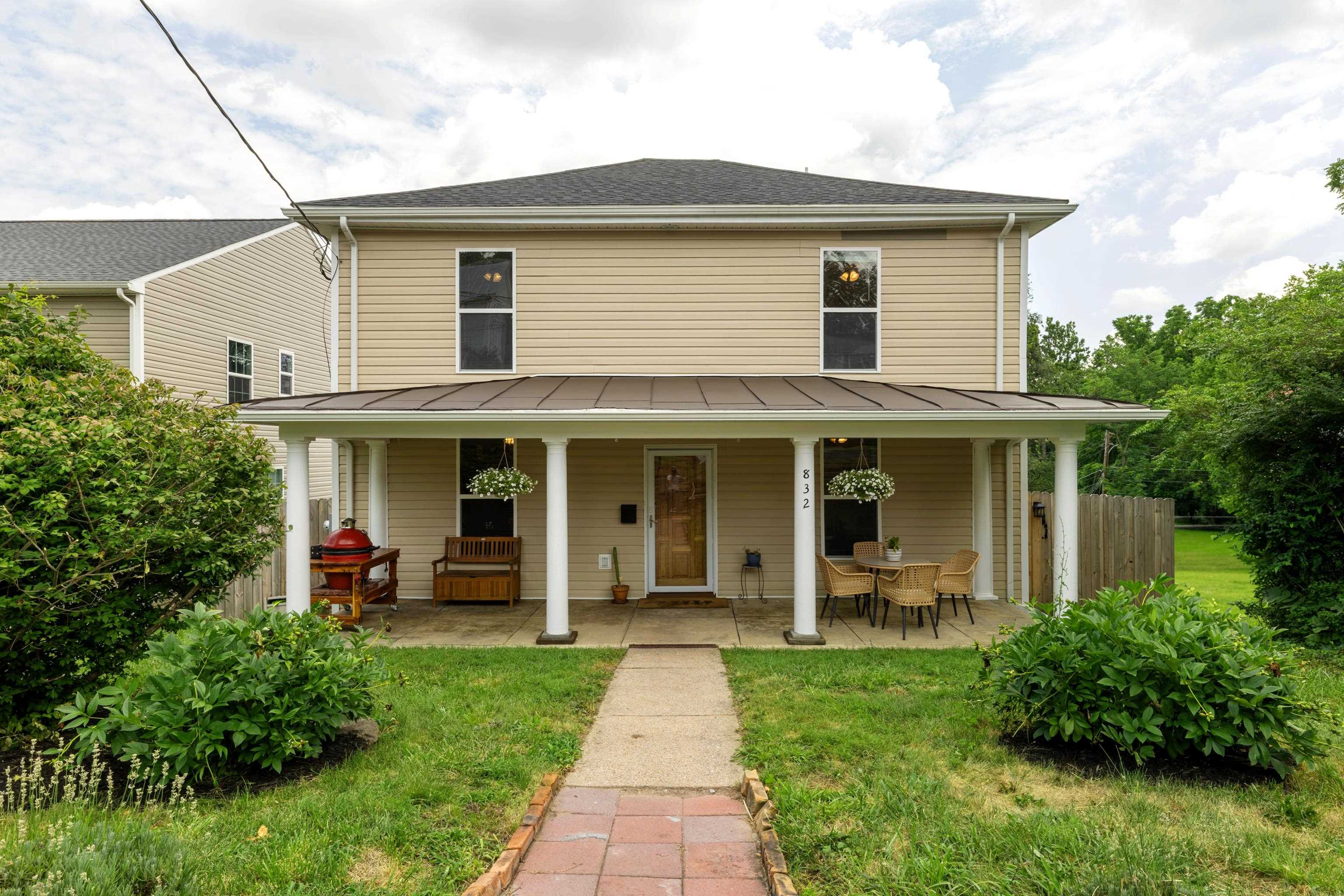 832 GRAYSON AVE, WAYNESBORO, Virginia 22980, 4 Bedrooms Bedrooms, ,2 BathroomsBathrooms,Residential,832 GRAYSON AVE,666723 MLS # 666723