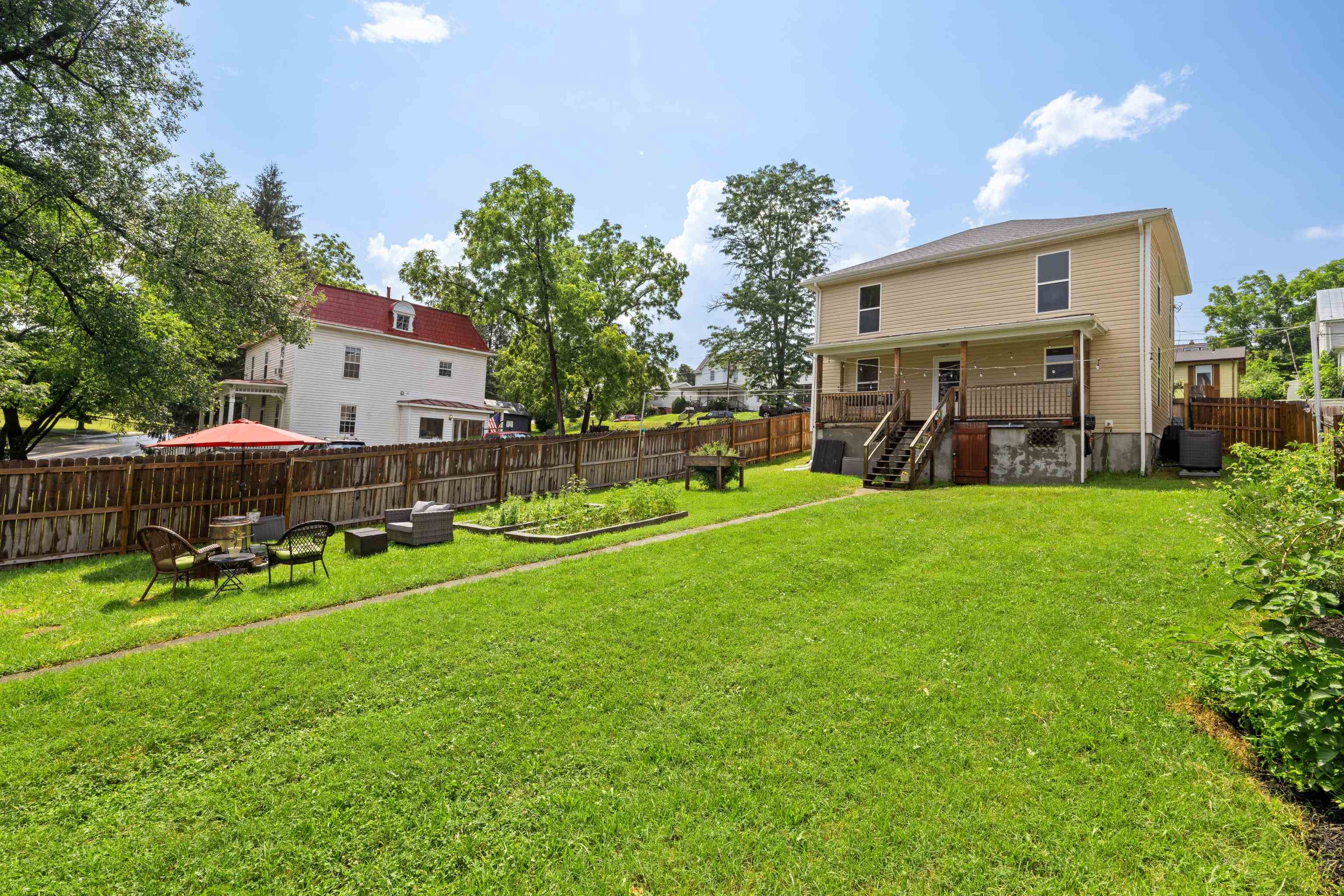 832 GRAYSON AVE, WAYNESBORO, Virginia 22980, 4 Bedrooms Bedrooms, ,2 BathroomsBathrooms,Residential,832 GRAYSON AVE,666723 MLS # 666723