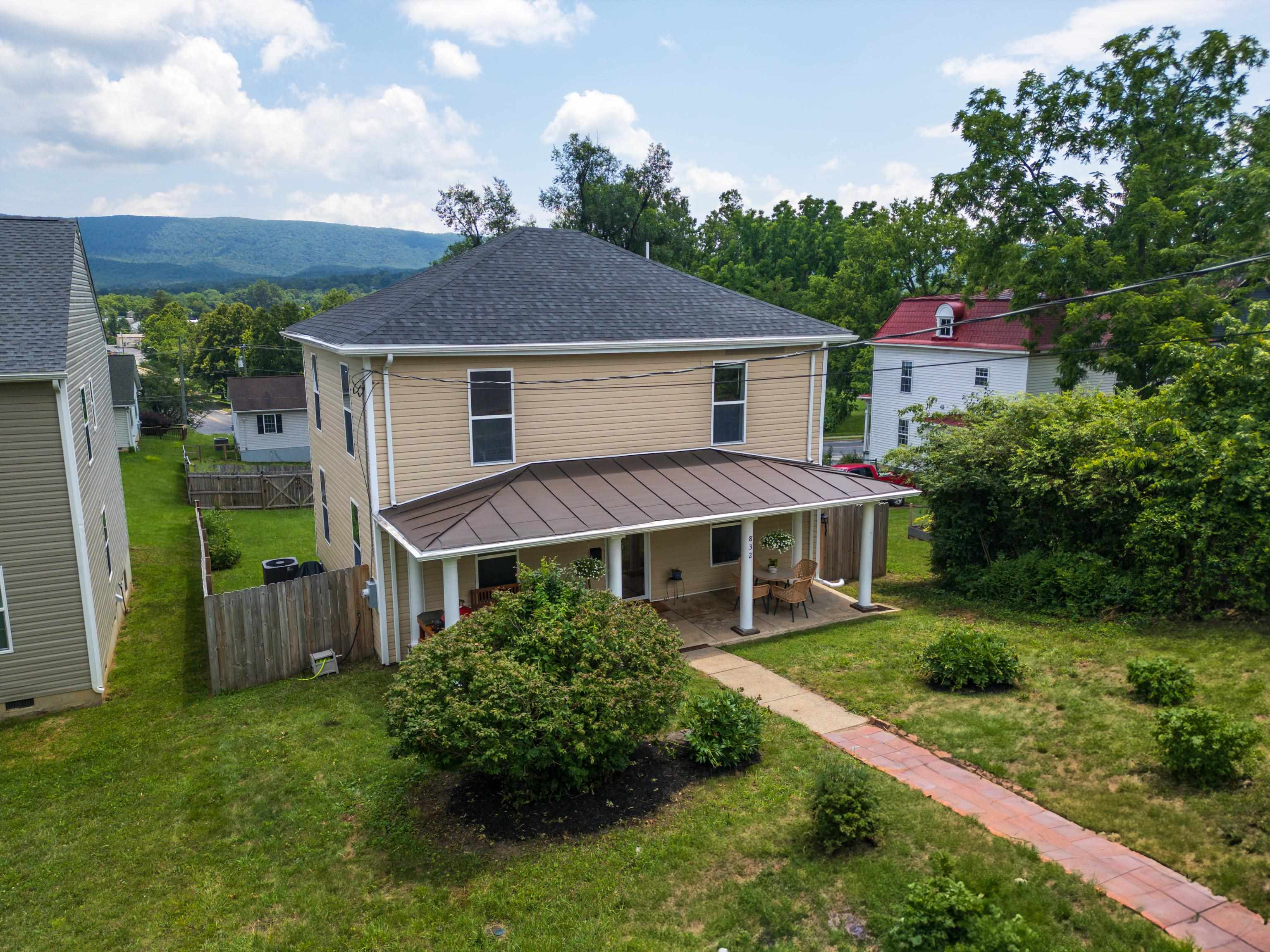 832 GRAYSON AVE, WAYNESBORO, Virginia 22980, 4 Bedrooms Bedrooms, ,2 BathroomsBathrooms,Residential,832 GRAYSON AVE,666723 MLS # 666723