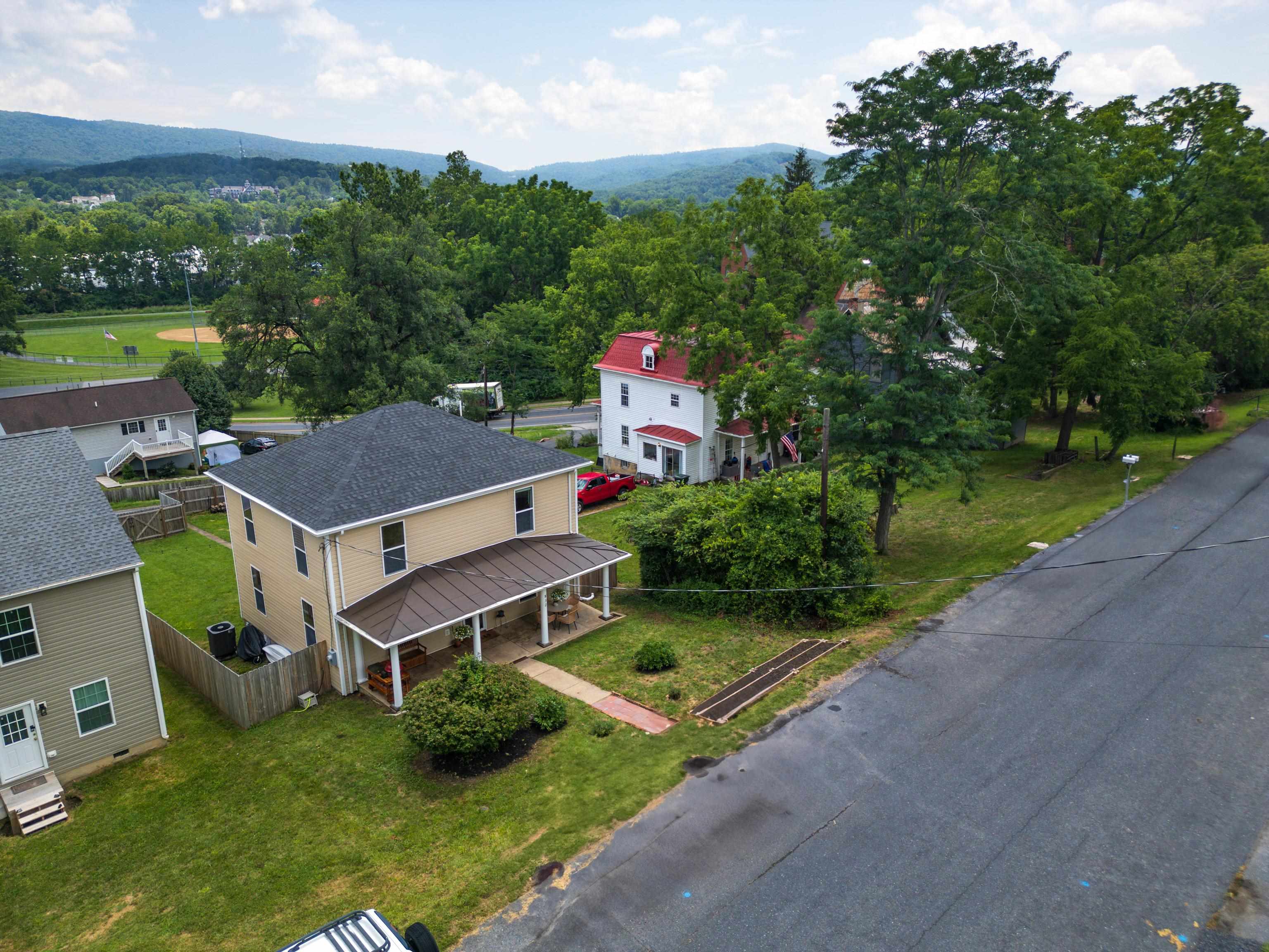 832 GRAYSON AVE, WAYNESBORO, Virginia 22980, 4 Bedrooms Bedrooms, ,2 BathroomsBathrooms,Residential,832 GRAYSON AVE,666723 MLS # 666723