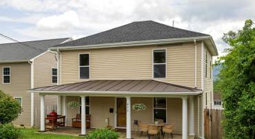832 GRAYSON AVE, WAYNESBORO, Virginia 22980, 4 Bedrooms Bedrooms, ,2 BathroomsBathrooms,Residential,832 GRAYSON AVE,666723 MLS # 666723