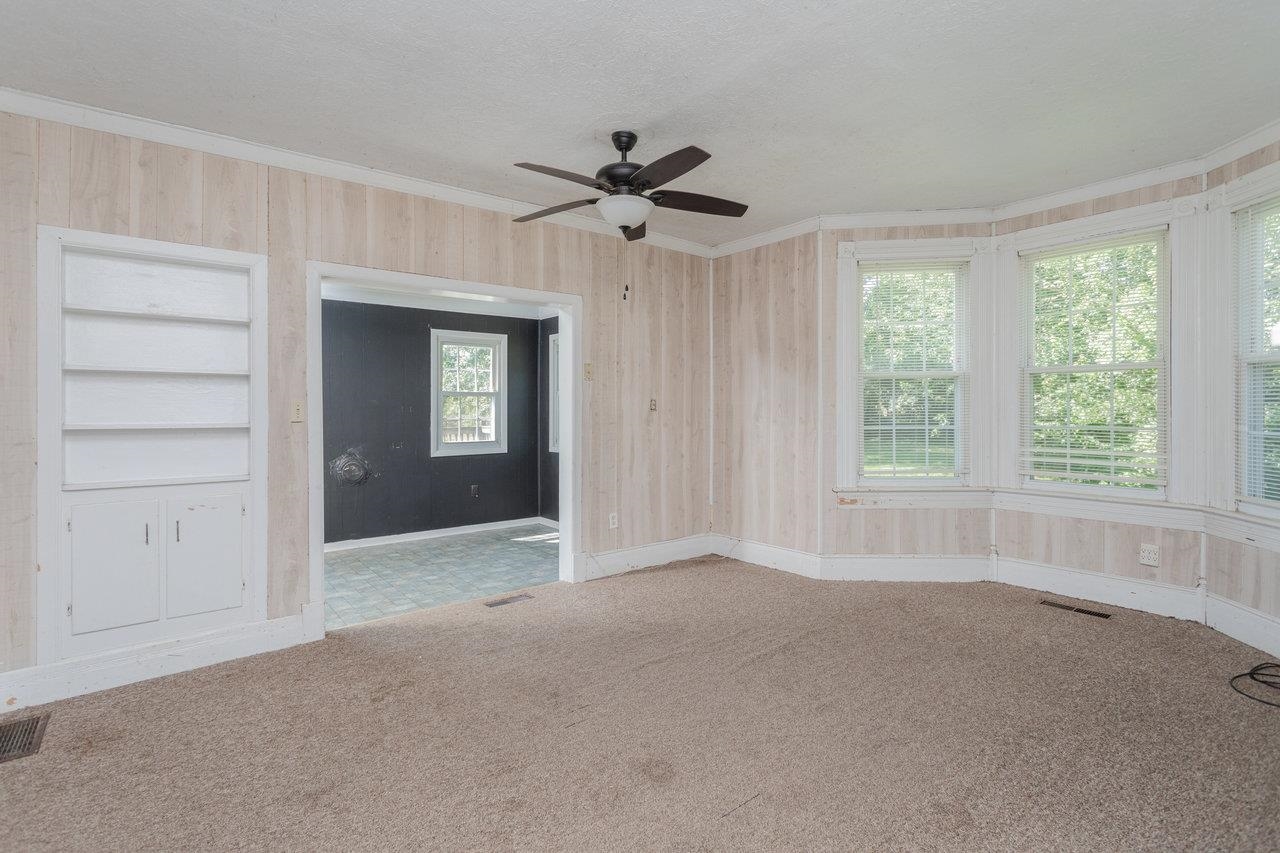 1221 KEEZLETOWN RD, WEYERS CAVE, Virginia 24486, 3 Bedrooms Bedrooms, ,1 BathroomBathrooms,Residential,1221 KEEZLETOWN RD,666733 MLS # 666733
