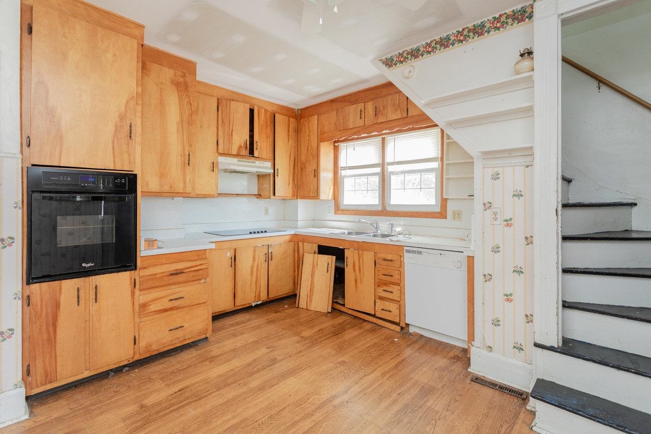 1221 KEEZLETOWN RD, WEYERS CAVE, Virginia 24486, 3 Bedrooms Bedrooms, ,1 BathroomBathrooms,Residential,1221 KEEZLETOWN RD,666733 MLS # 666733