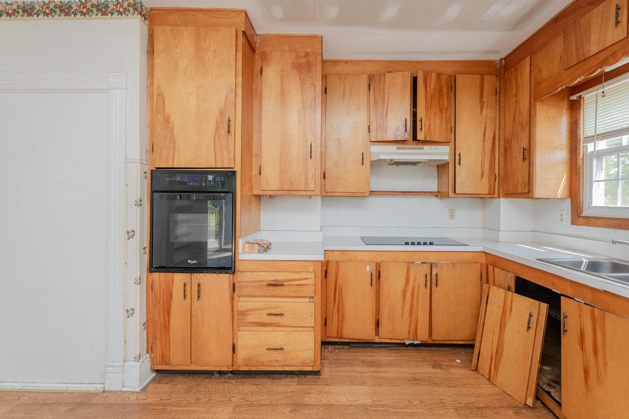 1221 KEEZLETOWN RD, WEYERS CAVE, Virginia 24486, 3 Bedrooms Bedrooms, ,1 BathroomBathrooms,Residential,1221 KEEZLETOWN RD,666733 MLS # 666733