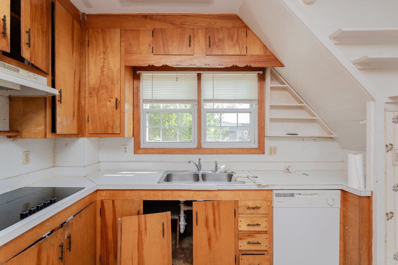 1221 KEEZLETOWN RD, WEYERS CAVE, Virginia 24486, 3 Bedrooms Bedrooms, ,1 BathroomBathrooms,Residential,1221 KEEZLETOWN RD,666733 MLS # 666733